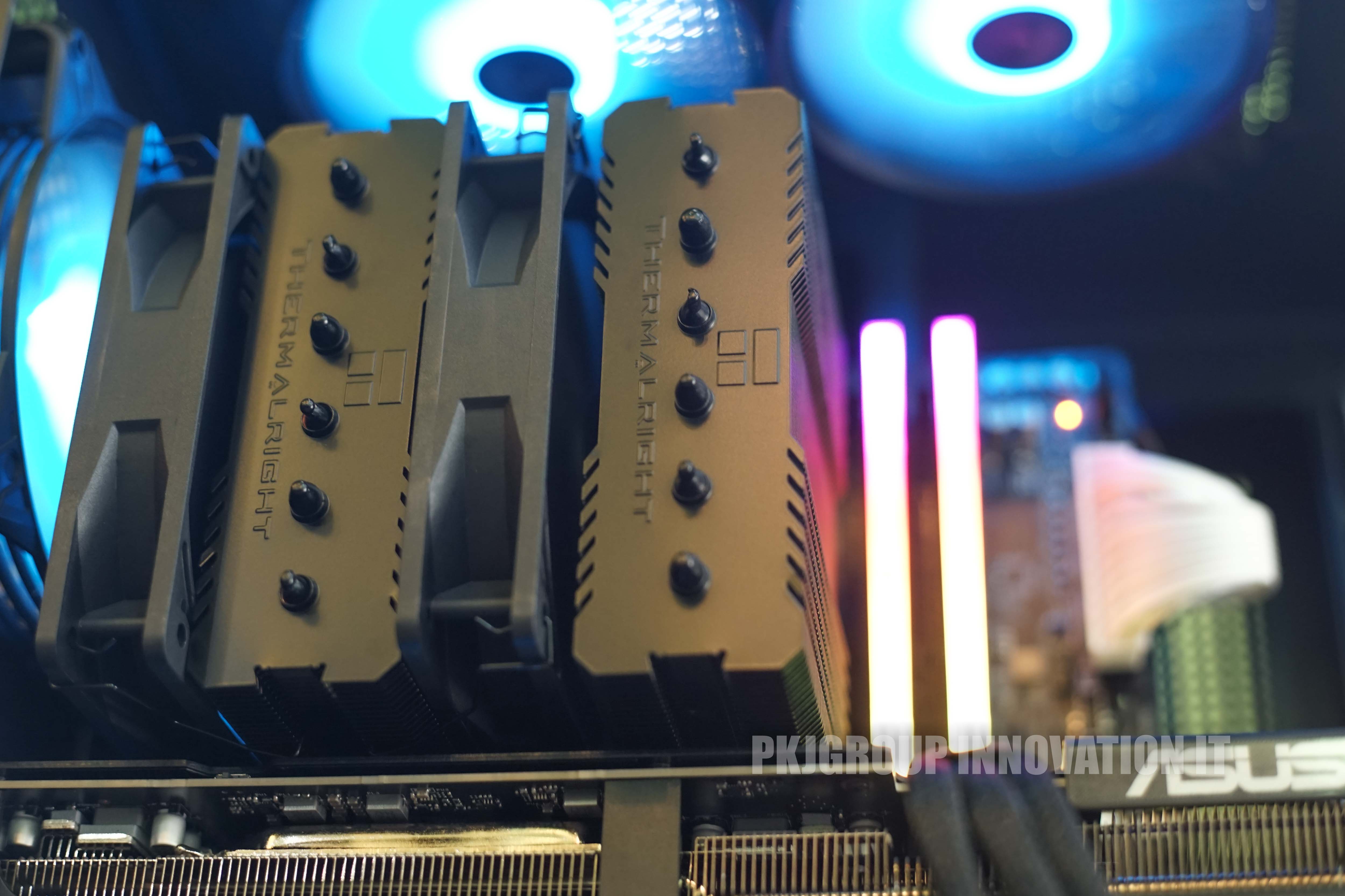 คอมเล่นเกมเคสสวยมือสอง Core Ultra 9 RAM 32 GB SSD 2 ตัว RTX5080 เคสตู้ปลา เครื่องอายุ1-2 เดือน