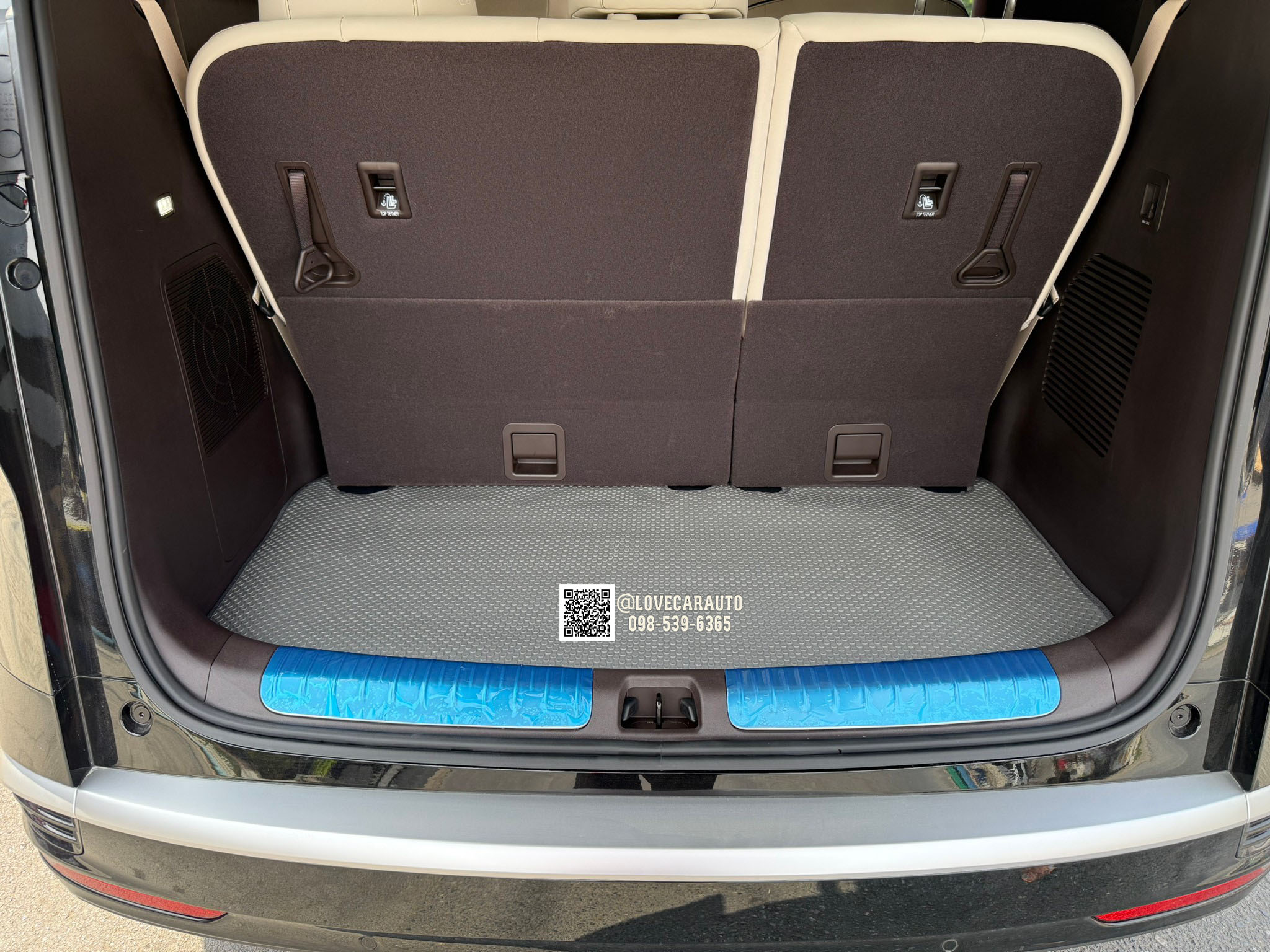 พรมปูพื้นรถยนต์ BYD Denza D9 กระดุมเล็ก pvc สีเทา