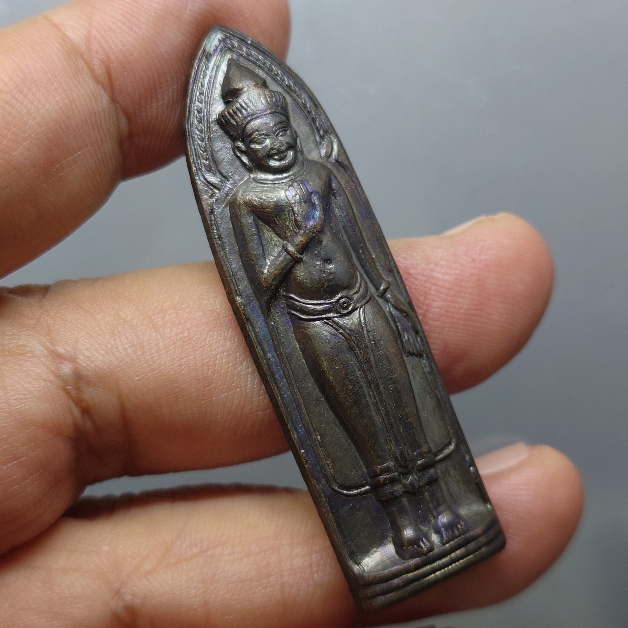 พระร่วงหลังรางปืน บล็อกเจดีย์นูน (หลวงปู่โต๊ะ หลวงปู่แหวน ร่วมปลุกเสก) วัดพระธาตุดอยสุเทพ จ.เชียงใหม่ พ.ศ.2515