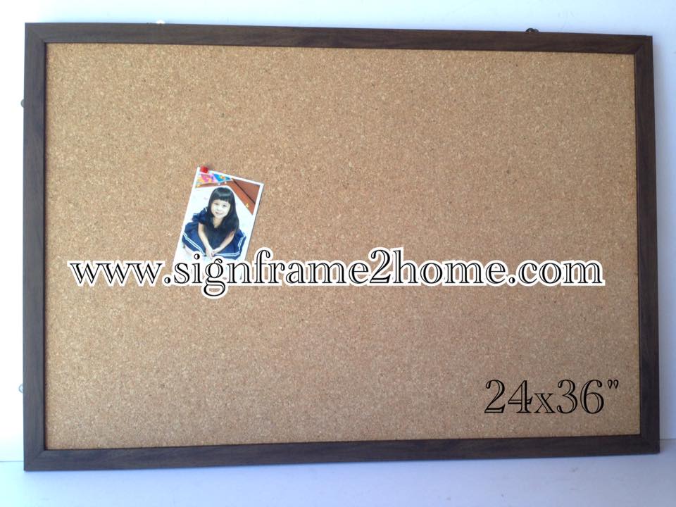 กรอบไม้ก๊อก ติดหมุด ขนาด 24x36" สีไม้โอ๊คเข้ม