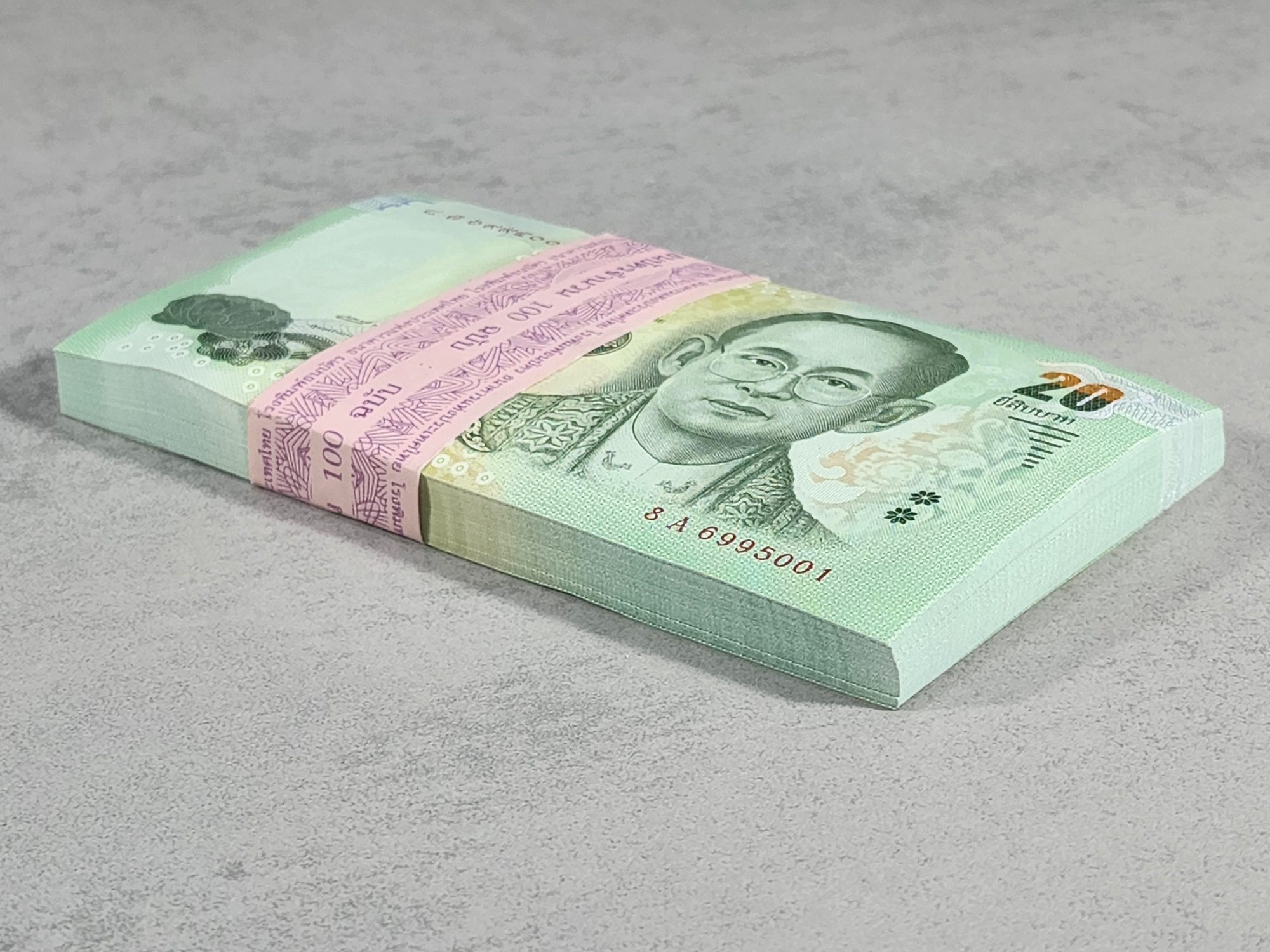 ธนบัตรยกแหนบ 100 ใบ เรียงเลข ธนบัตร 20 บาท แบบ 16 ไม่ผ่านใช้งาน สภาพสวยๆ พร้อมบรรจุตลับ