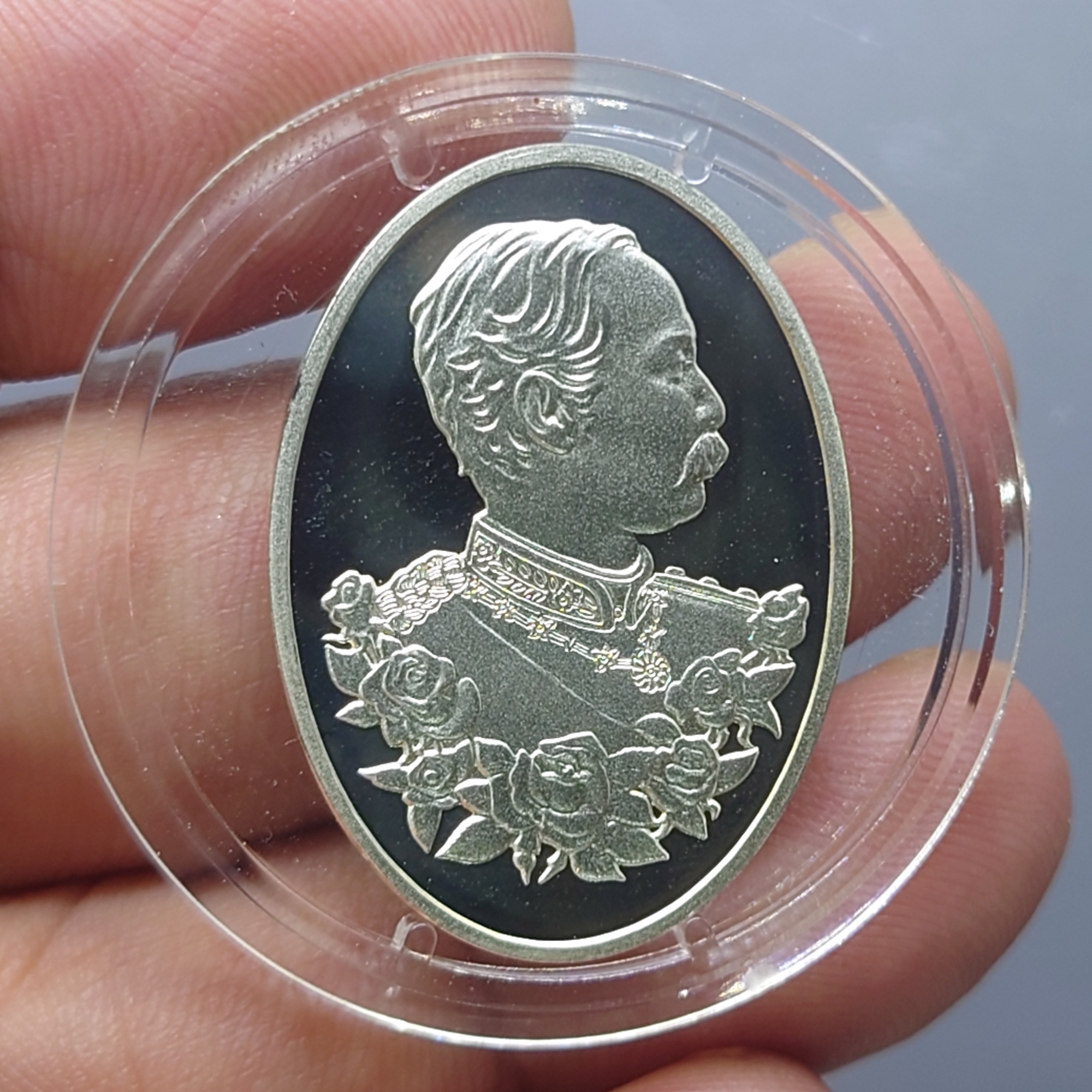 สมเด็จพระปิยมหาราช (สองหน้า รุ่นแรก) เนื้อเงิน ขัดเงา บล็อกฮูกานิน สวิสๆ วัดสุทัศน์ๆ พ.ศ.2537 พร้อมตลับเดิม