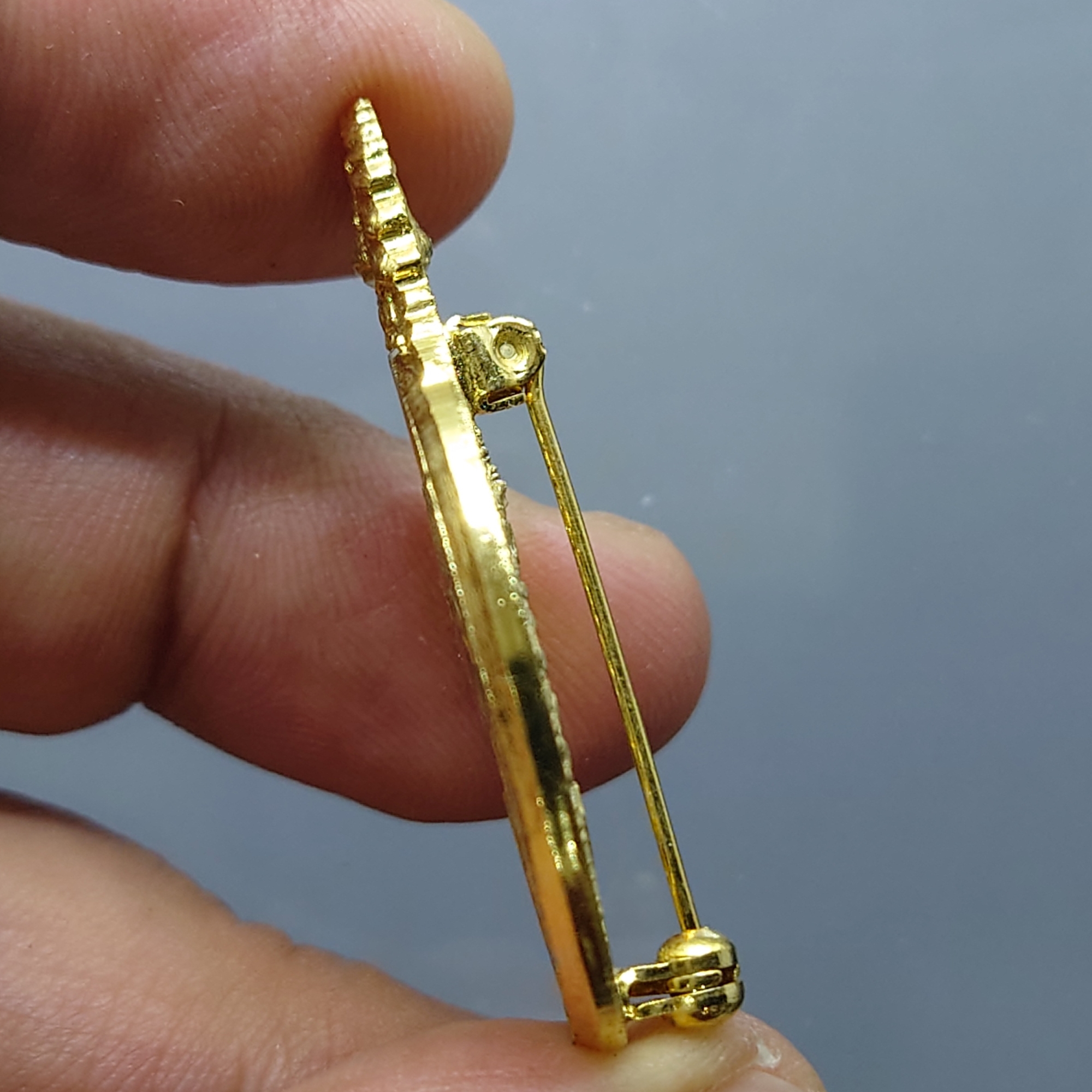 เข็มกลัด เข็มที่ระลึก 5 ธันวามหาราช ครั้งที่ 31 ในหลวง ร9 พ.ศ.2550