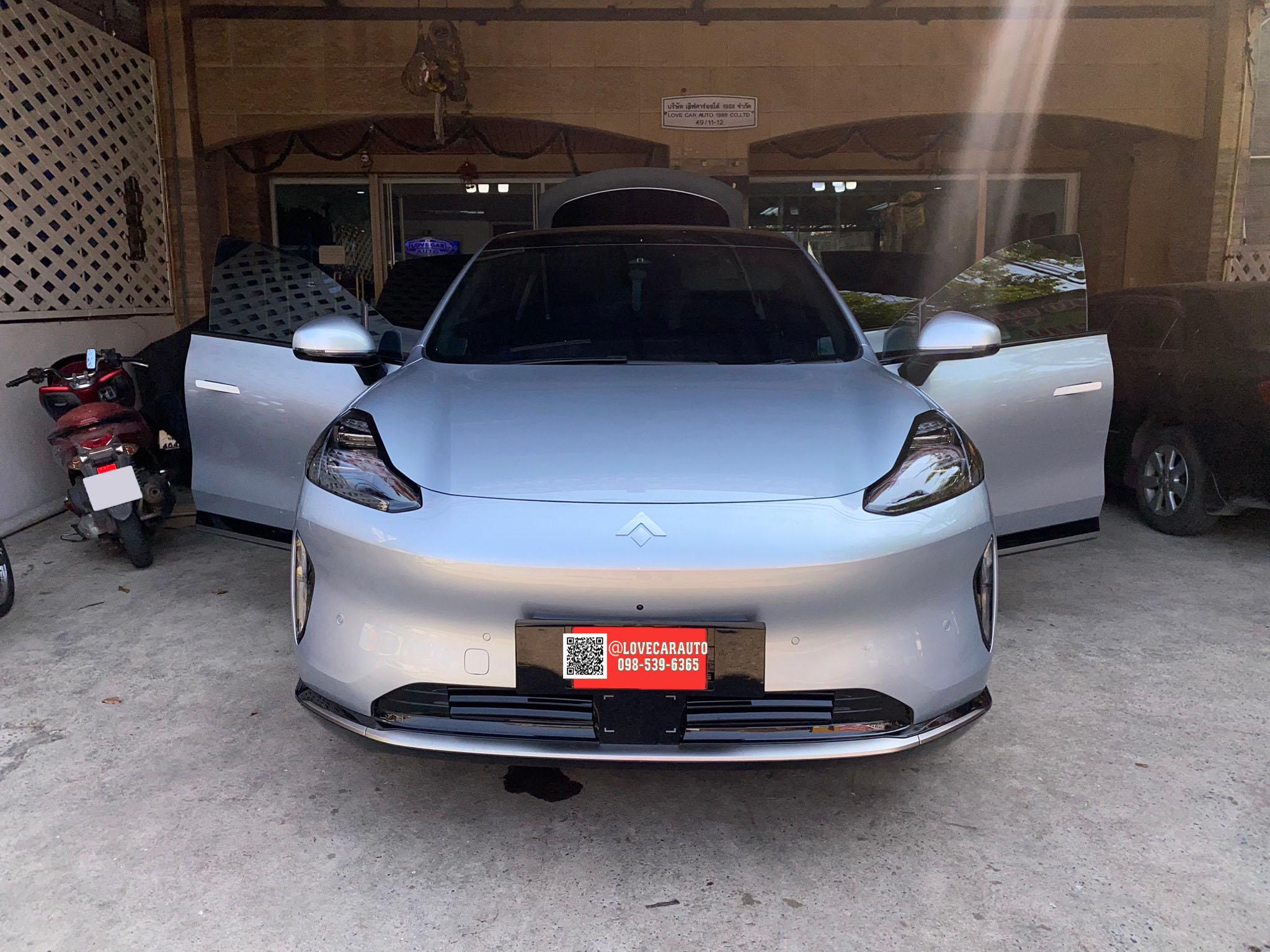 พรมปูพื้นรถยนต์ Aion HT ไวนิลดำ