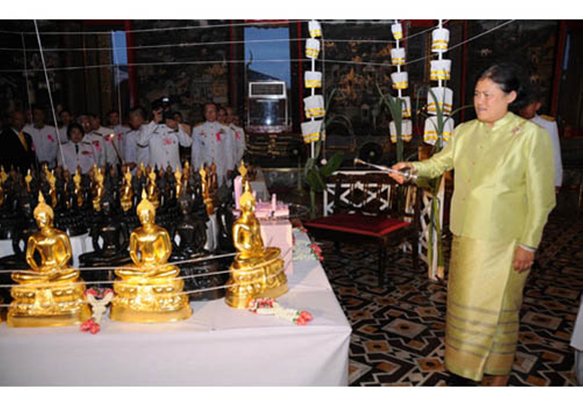 เหรียญสมเด็จศิริราชร้อยปี หลัง ภปร. "ชุดรวมเนื้อชุบทอง ชุบนาค ชุบทองคำขาว" ที่ระลึก 7 รอบ รัชกาลที่9 สมาคมศิษย์เก่าแพทย์ศิริราชฯ จัดสร้าง พ.ศ.2555 พร้อมกล่องเดิม