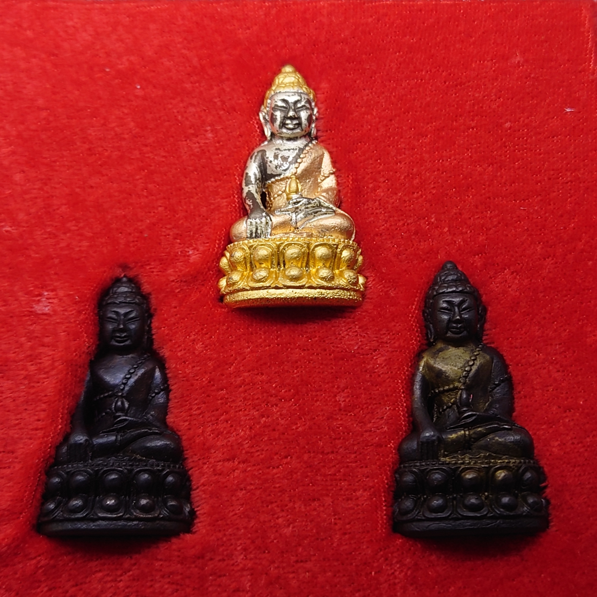 พระกริ่งบารมี ๘๔ (ชุด 3 องค์) สมเด็จพระญาณสังวรฯ วัดบวรนิเวศวิหาร ปี2540 พร้อมตลับเดิม