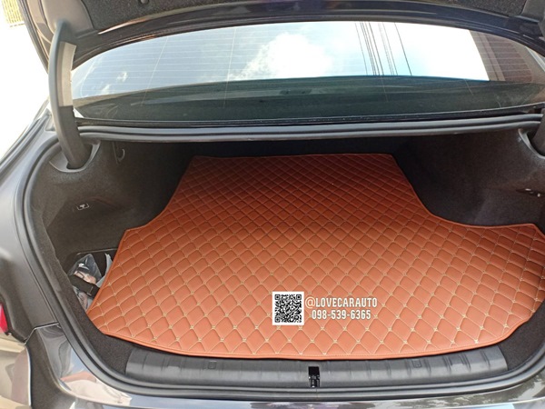 พรมปูพื้นรถยนต์ 6D Bmw 530e G30 สีน้ำตาลเข้ม