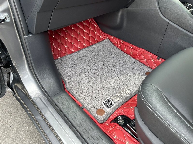 พรมปูพื้นรถยนต์ nissan Almera 2023 vvipด้ายคู่สีแดงไวน์ พร้อมเสริม พรมไวนิลเทา
