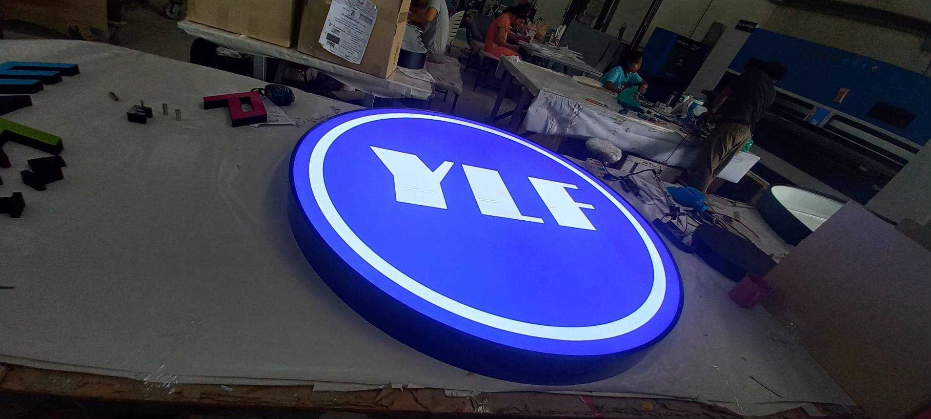 ป้ายตู้ไฟวงกลม ป้ายกล่องไฟวงกลม ป้ายหน้าร้าน YLE