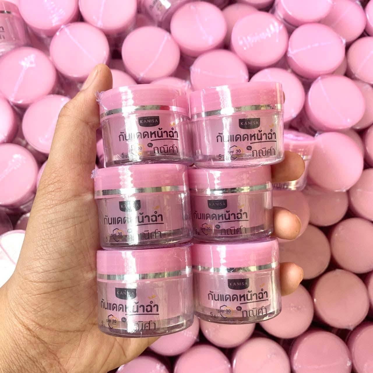 กณิศา (5กรัม/10กรัม) กันแดดหน้าฉ่ำ Kanisa Nah Cham Cc Sunscreen SPF30 PA+++