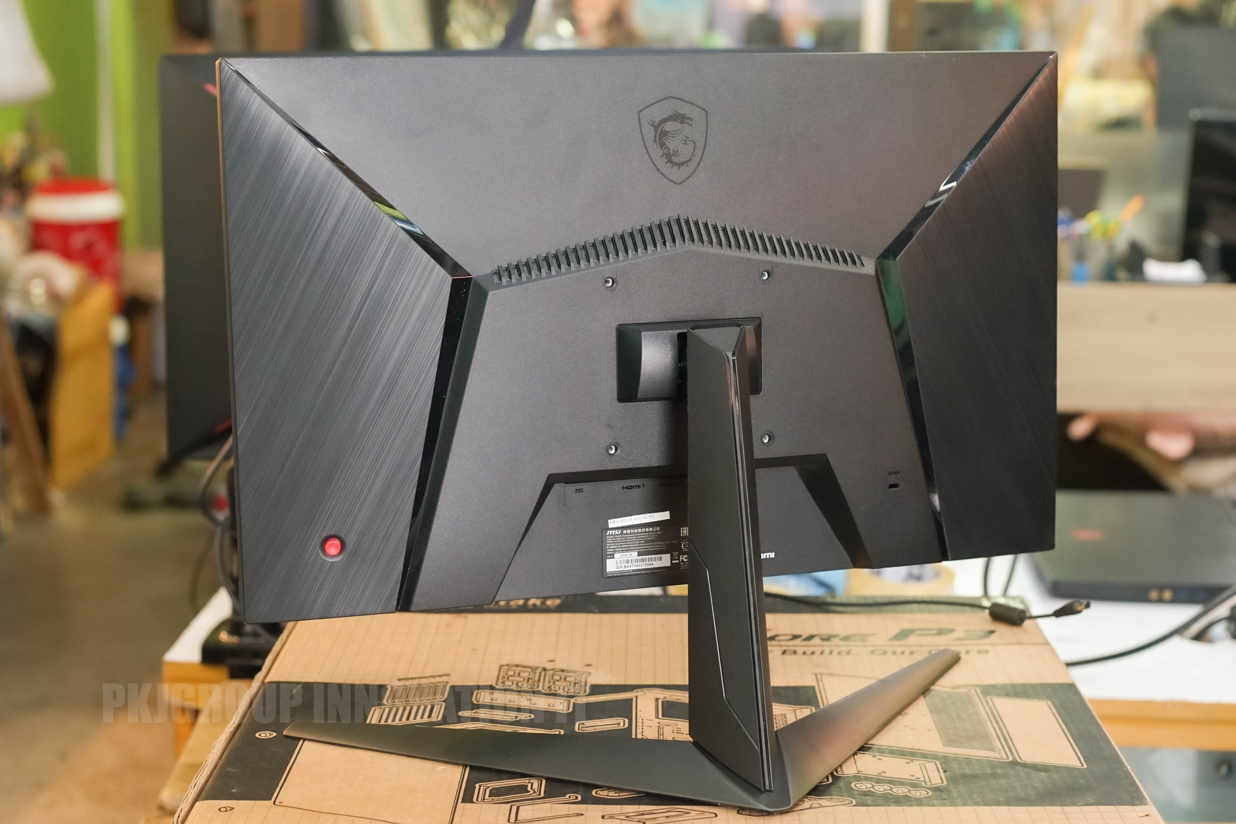 จอคอมเล่นเกมมือสอง MSI Optix G241 23.8" FHD 144 Hz IPS ***มีฝุ่นเข้า Panel เล็กน้อย