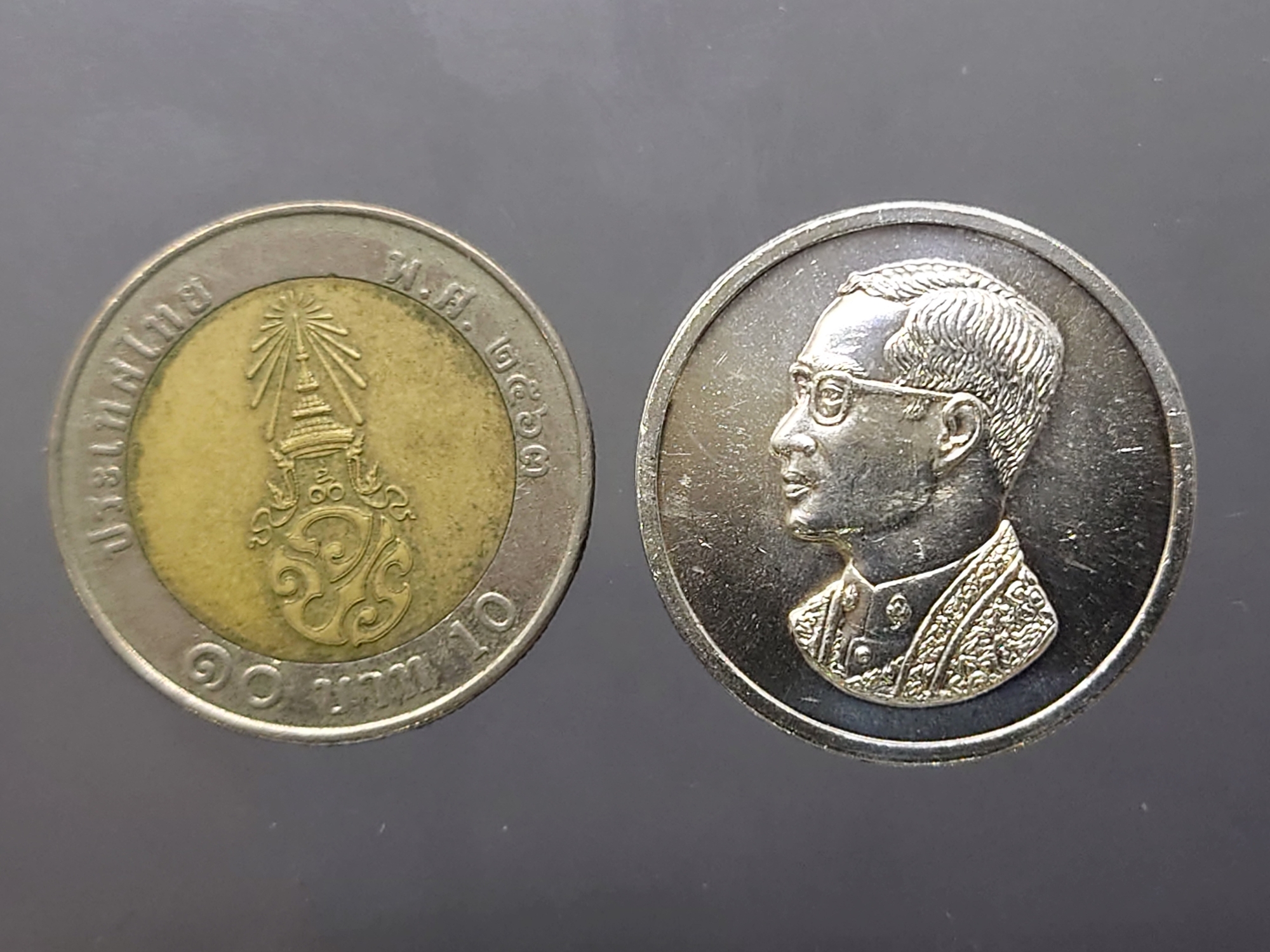 เหรียญคุ้มเกล้า เนื้อเงิน พิมพ์ใหญ่ บล็อก ขนนก พ.ศ.2522 สภาพสวยเดิมๆ เหรียญดี พิธีใหญ่