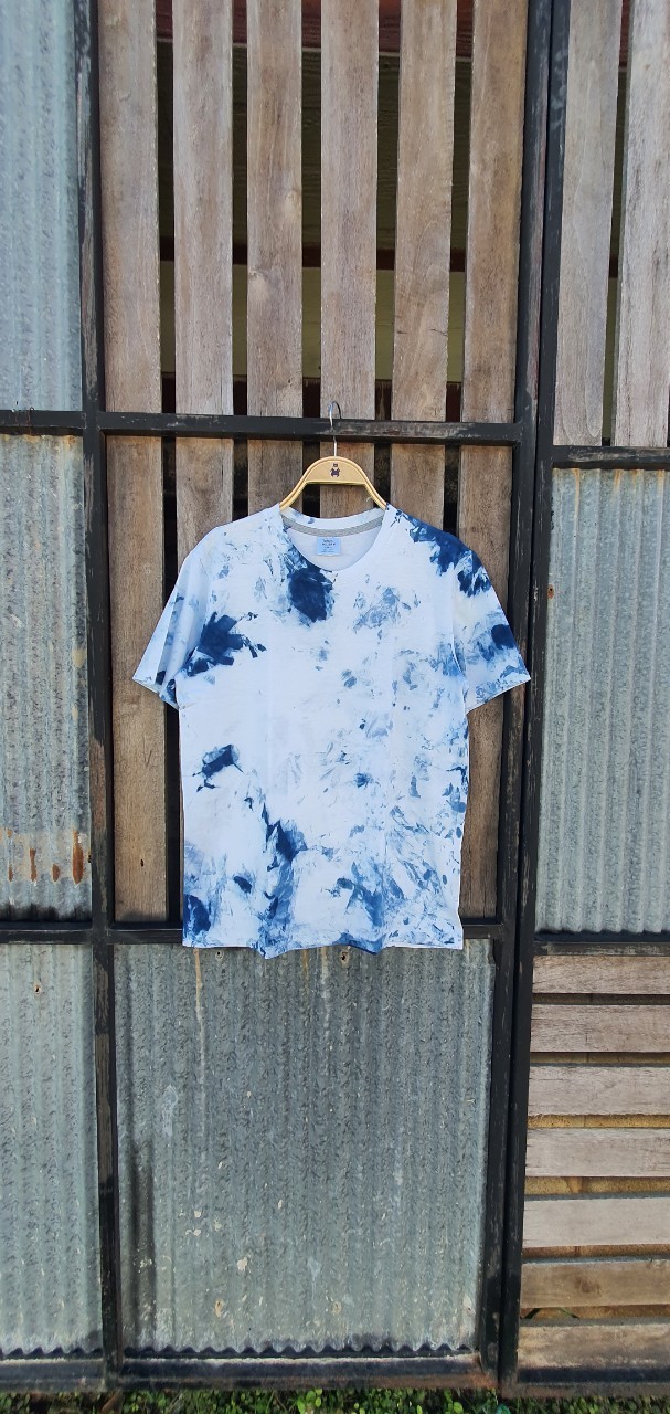 เสื้อยืดมัดย้อม ไวท์แบลค