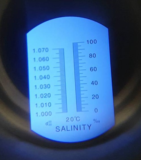 กล้องวัดน้ำเค็ม กล้องวัดเกลือ ใช้สำหรับวัดปริมาณความเค็ม 0-10% ของฟามร์ เพาะเลี้ยงสัตว์น้ำ