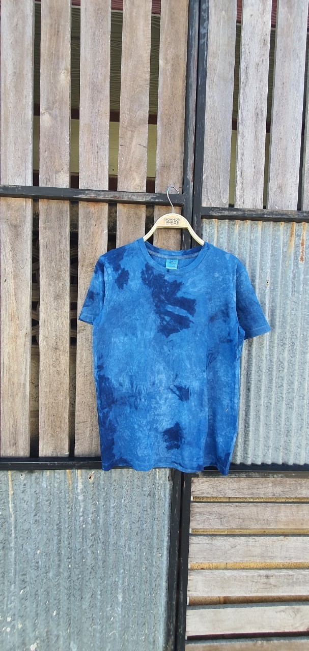 เสื้อยืดมัดย้อม เบลคไลท์
