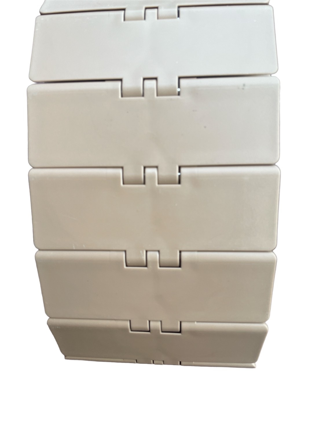 820-K450 Straight Top chain width 114.3 mm Pitch 38.1mm POM material Brow color สายพานลำเลียง(Conveyer) ขวดในโรงงานอุตสาหกรรมเป่าขวดหรือโรงงานผลิตน้ำ