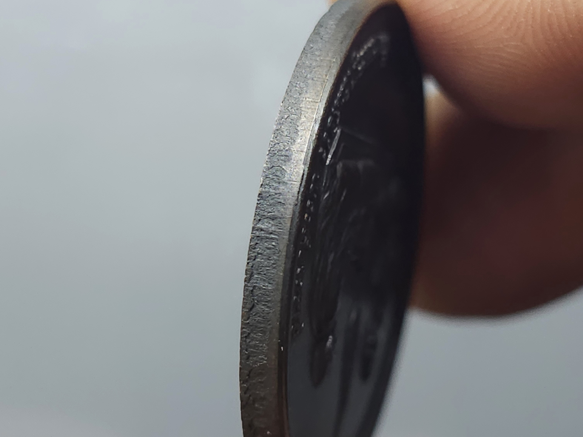 เหรียญสนทนาธรรม เนื้อทองแดงรมดำ บล็อกดาวตก นิยม สวยแชมป์ พ.ศ.2543