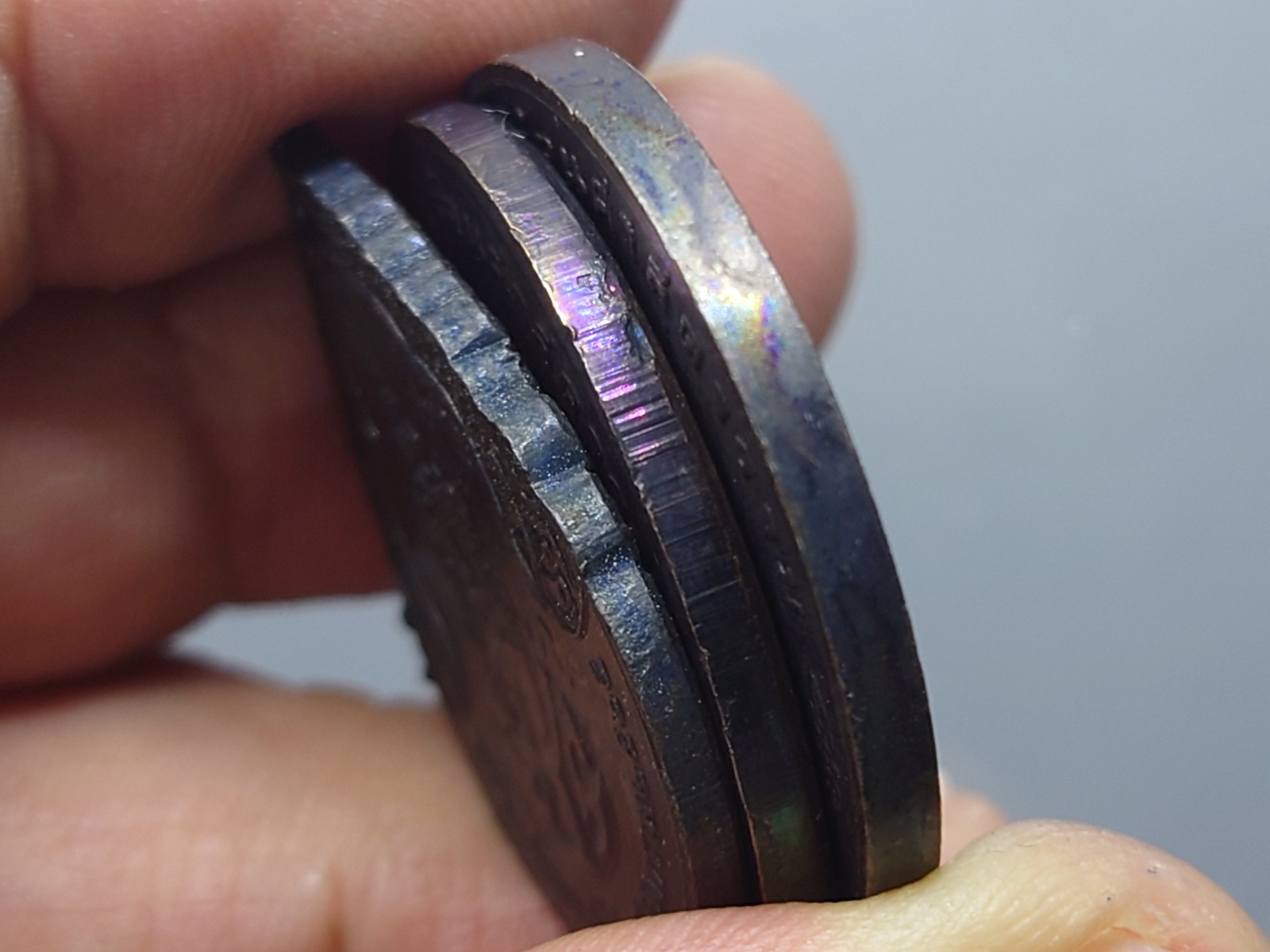 เหรียญพระแก้วมรกต ภปร รุ่นแรก ชุด 3 ฤดู เนื้อทองแดงรมดำ ฉลองกรุงรัตนโกสินทร์ 200 ปี พ.ศ.2525