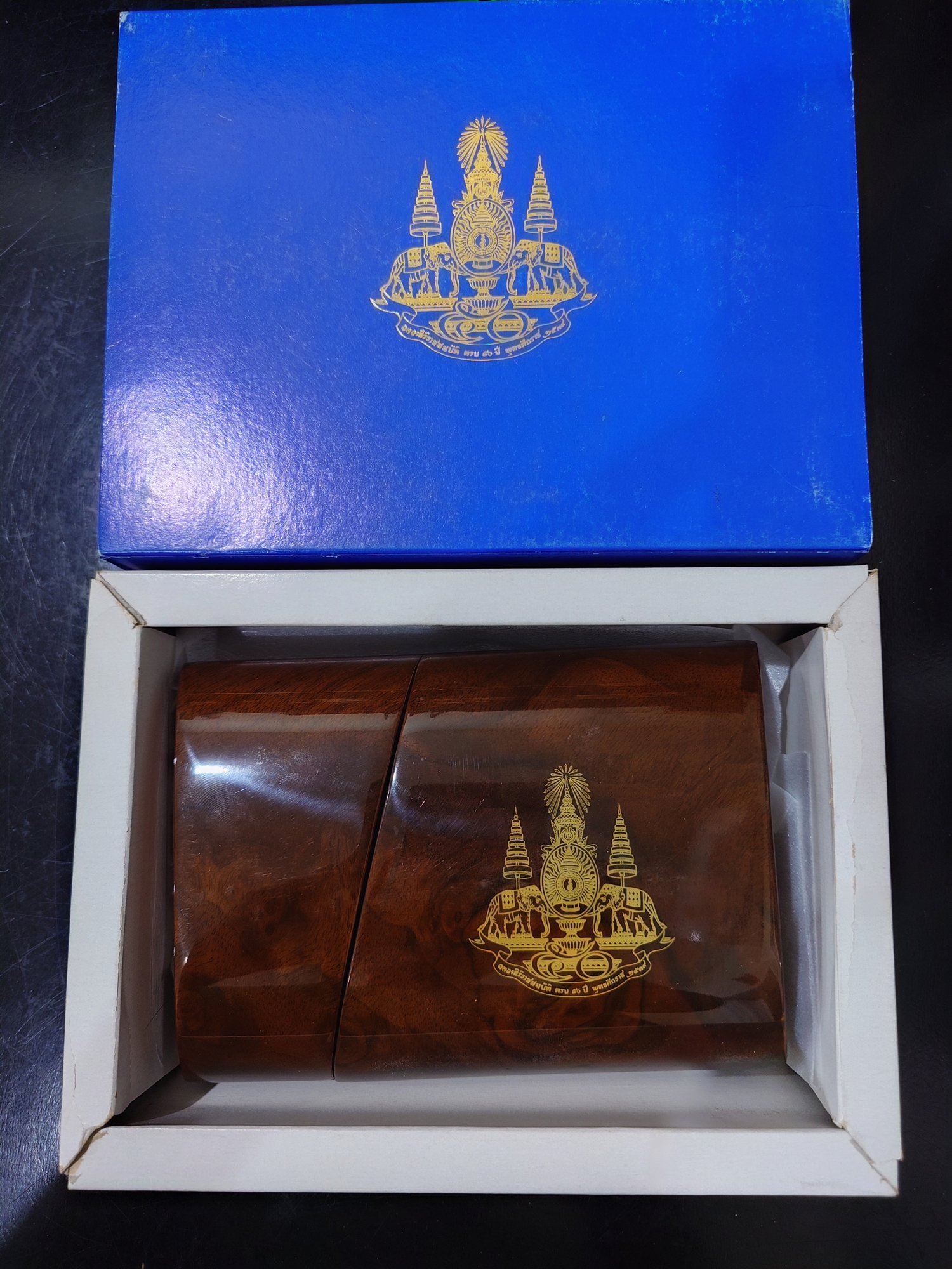 เหรียญพระพิฆเนศวร ญสส รุ่นกาญจนาภิเษก พิมพ์เล็ก เนื้อเงิน และเนื้อทองทิพย์ วัดบวรนิเวศวิหาร พ.ศ.2538 พร้อมกล่องชุดทองคำ