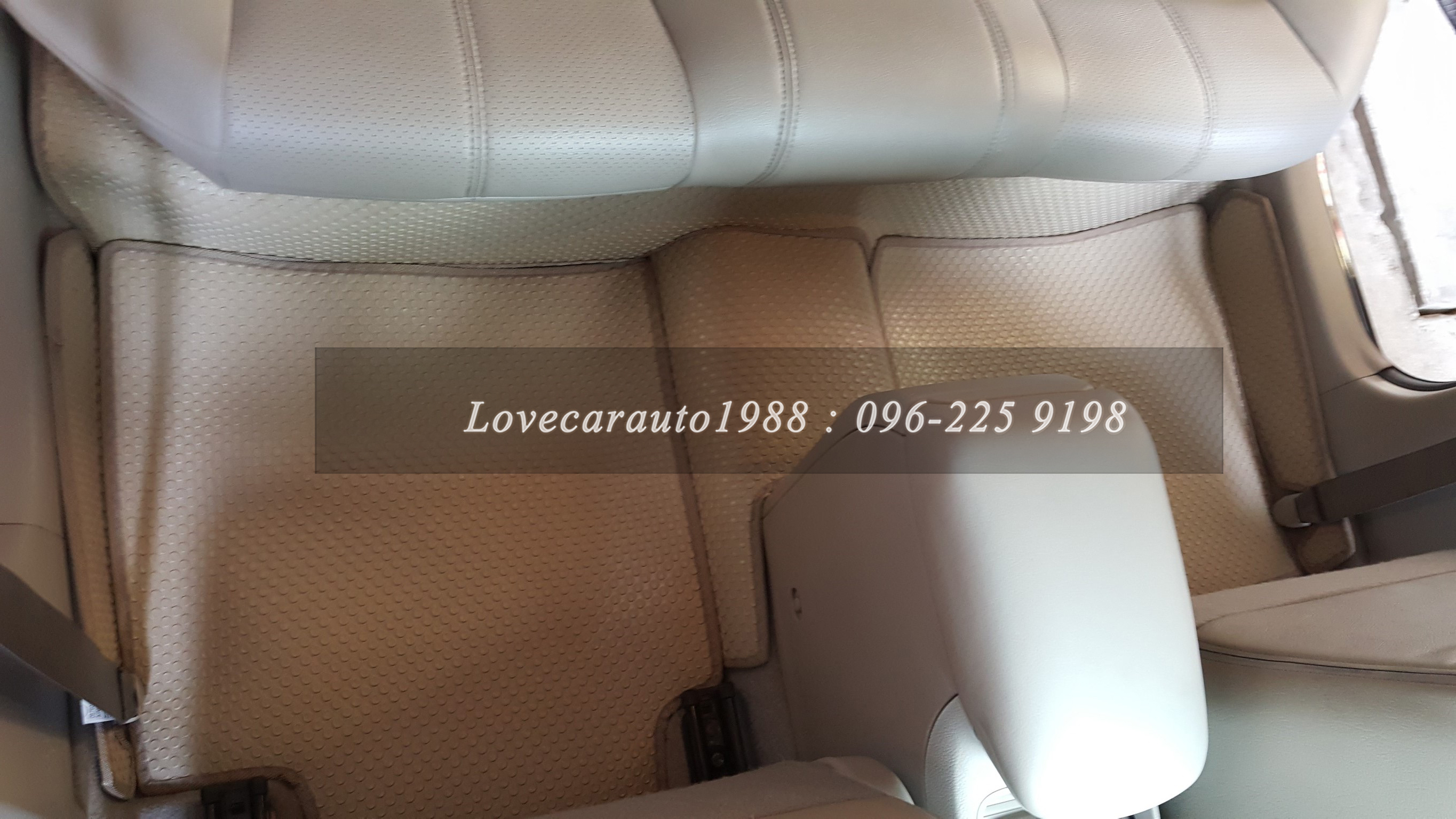 ยางปูพื้นรถยนต์ Nissan Sylphy ลายกระดุมเล็กสีครีม