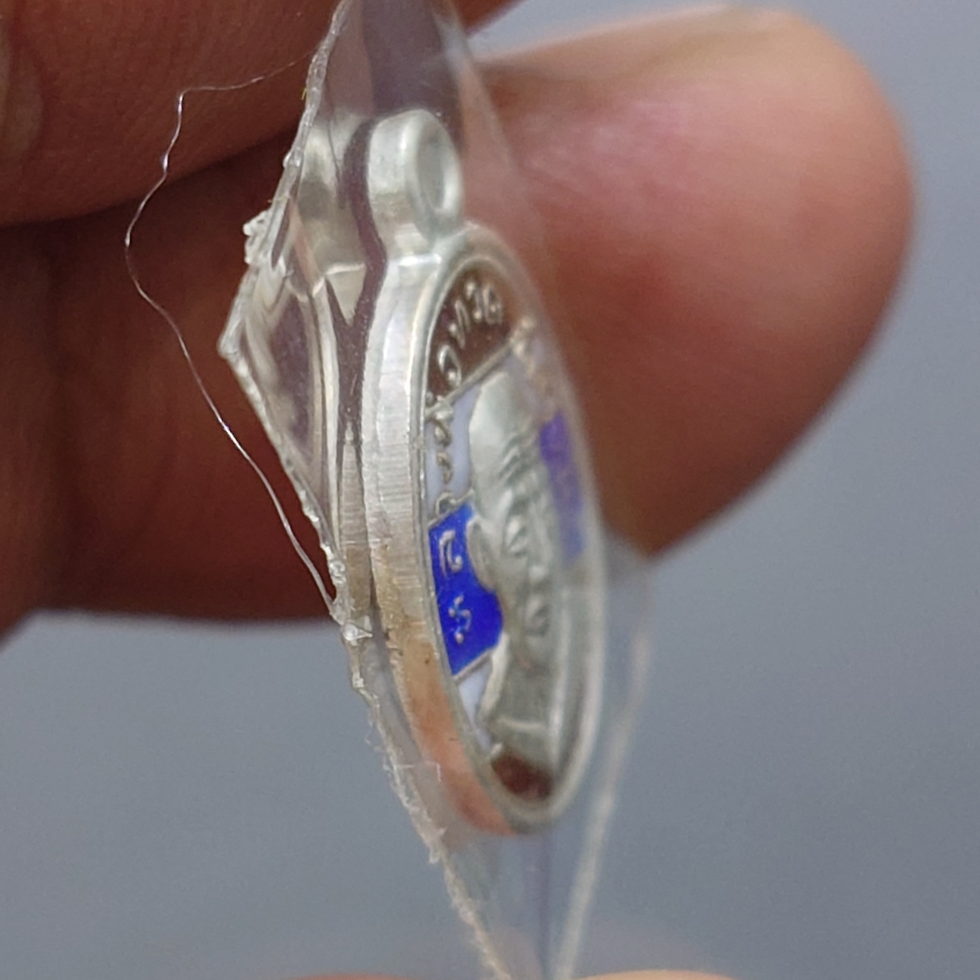 เหรียญเม็ดแตง หลวงพ่อทวด หลัง ๑๐๐ ปี อาจารย์ทิม พ.ศ.2555 เนื้อเงินลงยาสีธงชาติ พร้อมตลับเดิม