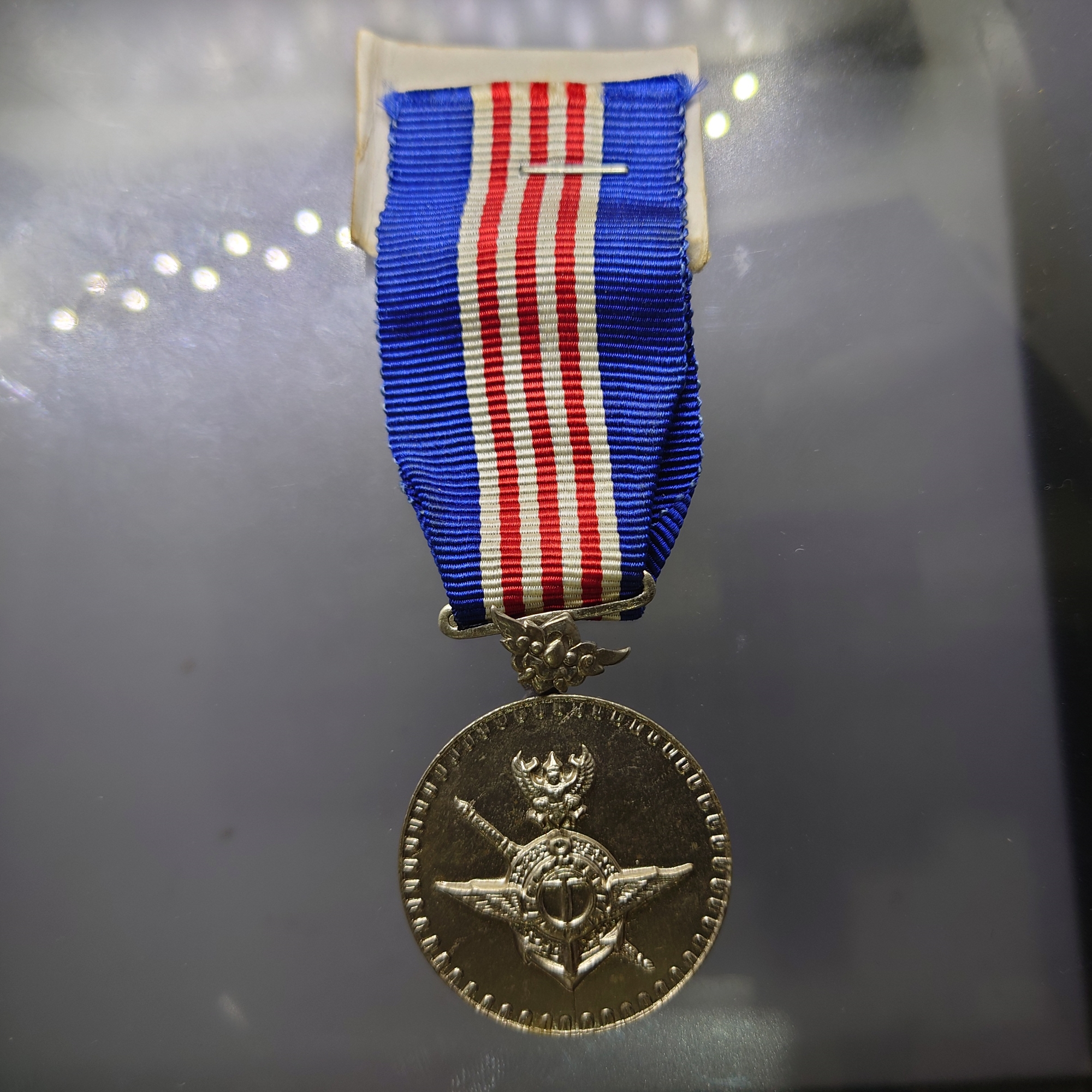 เหรียญสนองเสรีชน (ส.ส.ช.) พ.ศ.2516 พร้อมกล่อง แพรเดิมๆ สภาพสวย ไม่ผ่านใช้