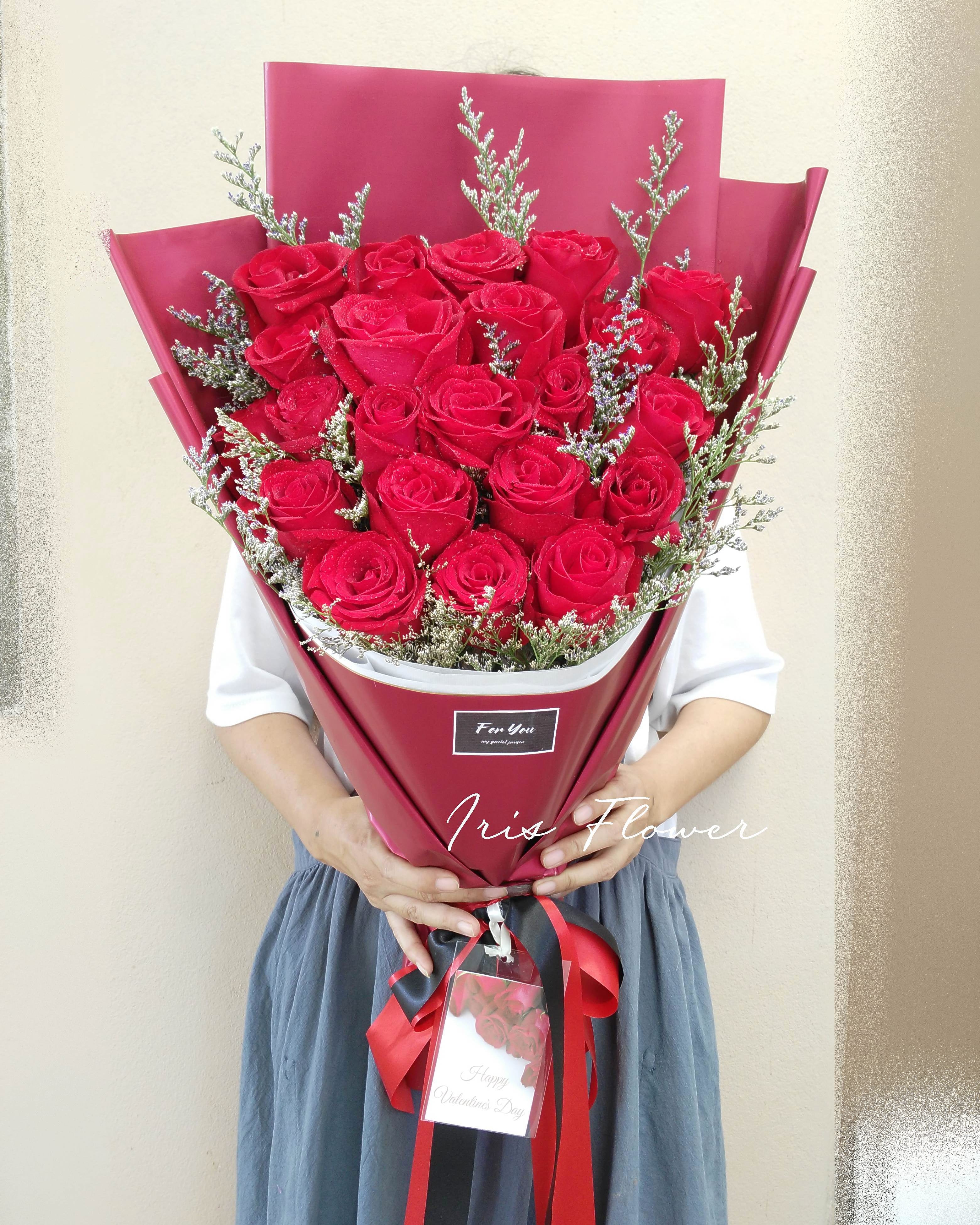 ช่อดอกกุหลาบสีแดง