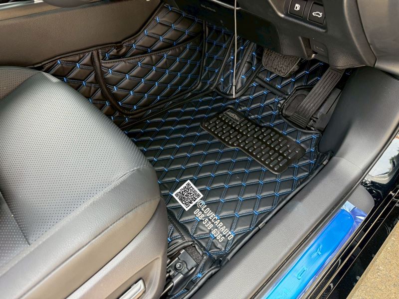 พรมปูพื้นรถยนต์ 6D Toyota Camry 2025 VVIPด้ายคู่ สีดำด้ายน้ำเงิน