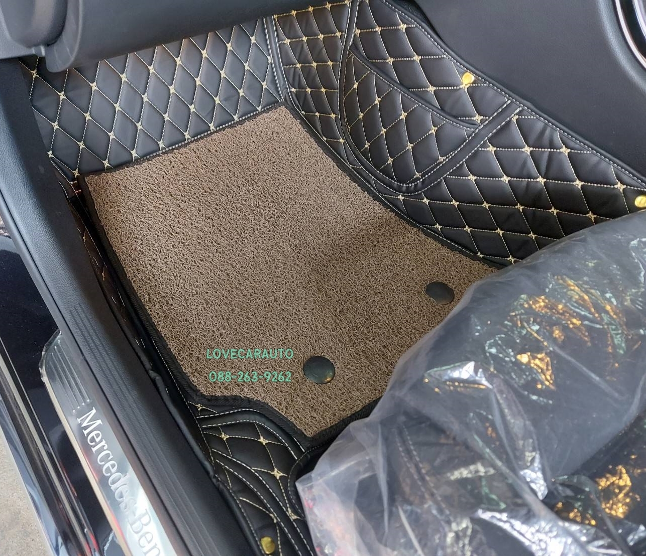 พรมปูพื้นรถยนต์ 7D Benz C220d W205 สีดำด้ายทอง+ไวนิลน้ำตาลขอบดำ