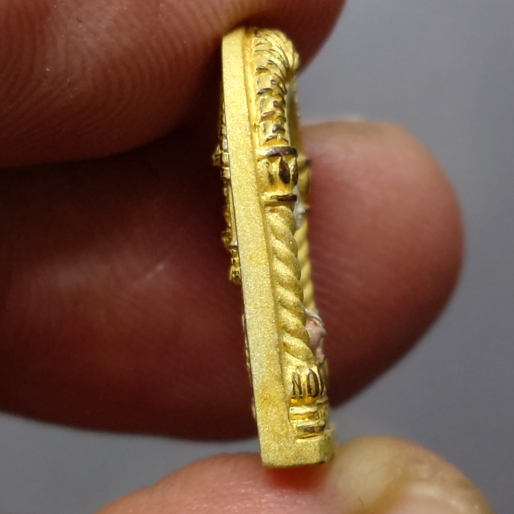 เหรียญพระไพรีพินาศ เนื้อเงิน สามกษัตริย์ 200 ปี พระจอมเกล้าฯ โครงการบูรณะฯ โบราณสถาน วัดมกุฏกษัตริยาราม ปี2547 พร้อมกล่องเดิม