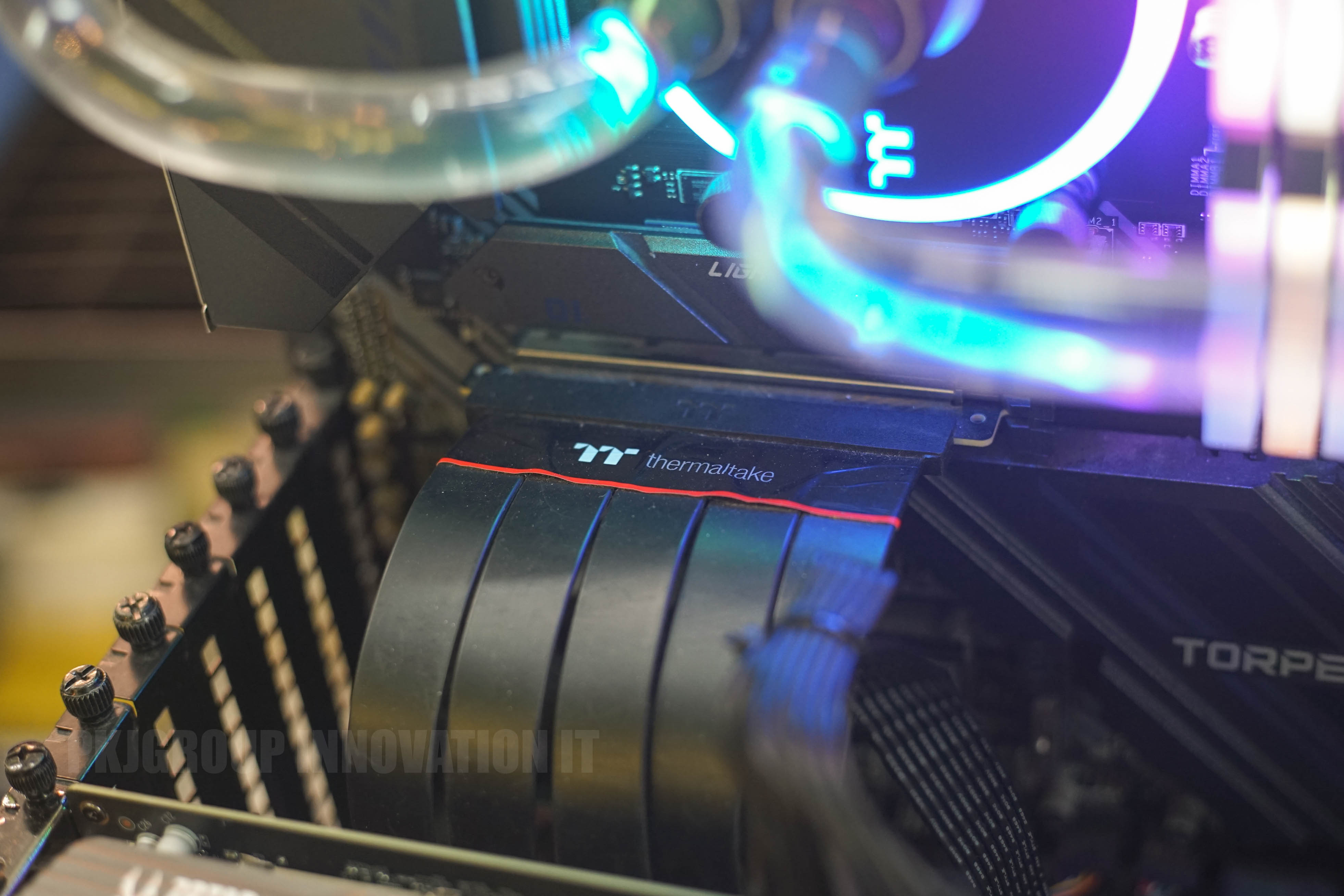 คอมเล่นเกมมือสอง Thermaltake Ryzen 9 5900X RAM 32 GB RTX4060 ชุดน้ำเปิด 3 ตอน