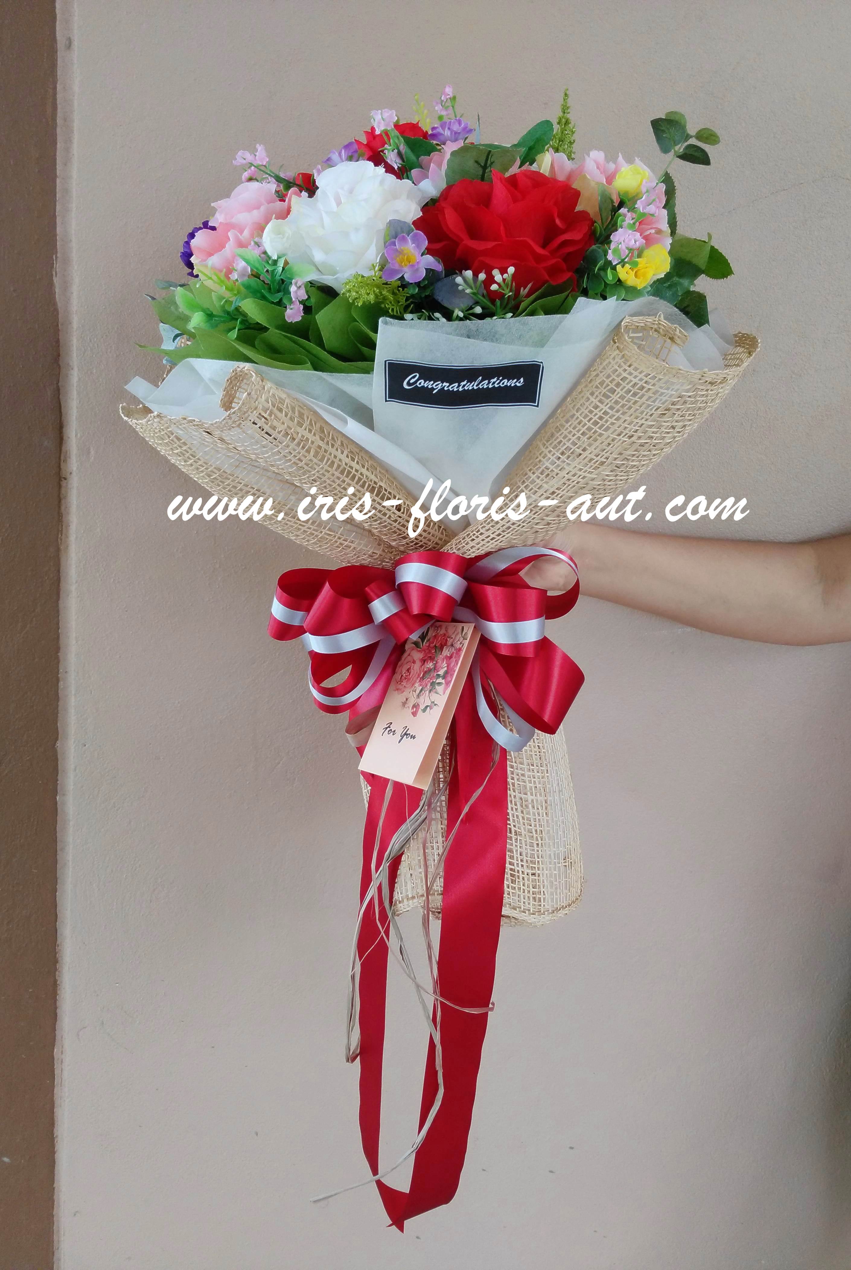 ช่อดอกไม้ประดิษฐ์