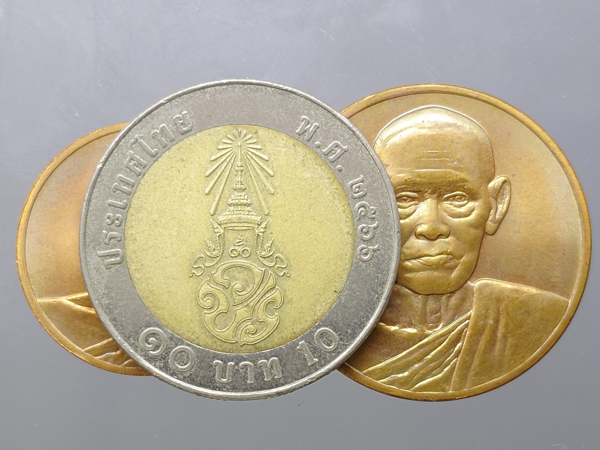 เหรียญสมเด็จพระพุฒาจารย์ (โต พรหมรังสี) รุ่นอนุสรณ์ 122 ปี วัดระฆัง ชุด 2 เหรียญ เล็ก-ใหญ่ เนื้อทองแดง ปี พ.ศ.2537 ซองเดิมๆ