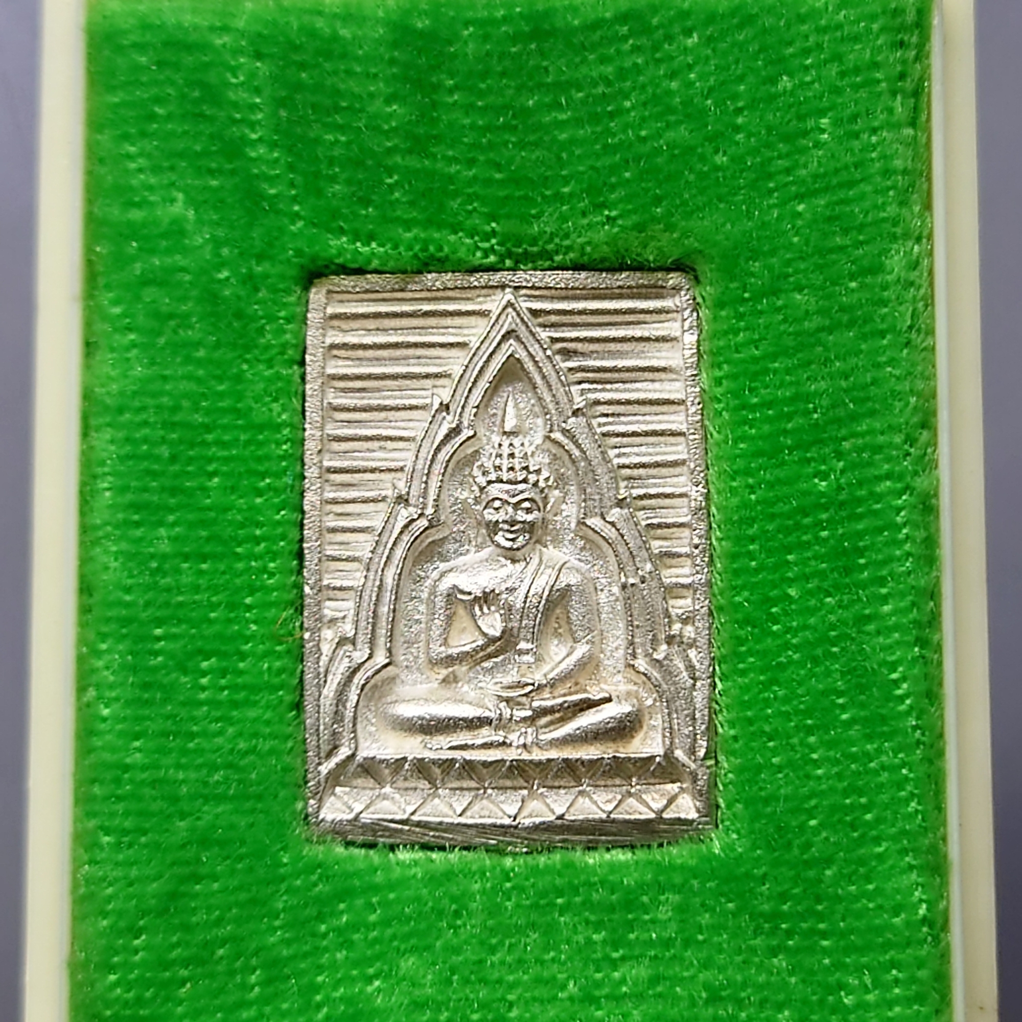 พระสมเด็จ วัดปากน้ำ เนื้อเงิน รุ่นเมตรา กรุณา พ.ศ.2534 พร้อมตลับเดิม