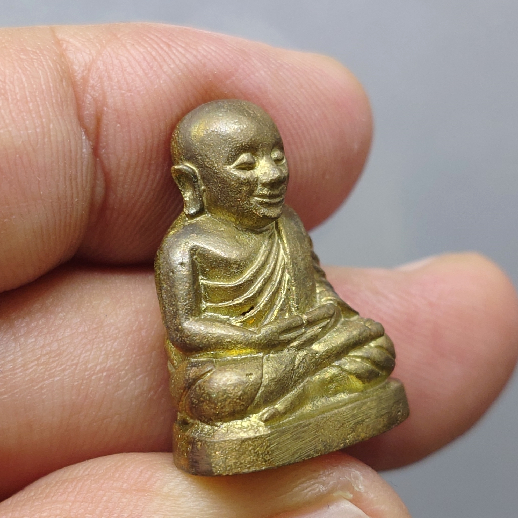 หลวงพ่อเงิน วัดบางคลาน รุ่นเมตตาบารมี เนื้อทองเหลือง พ.ศ.2545 พร้อมตลับเดิม