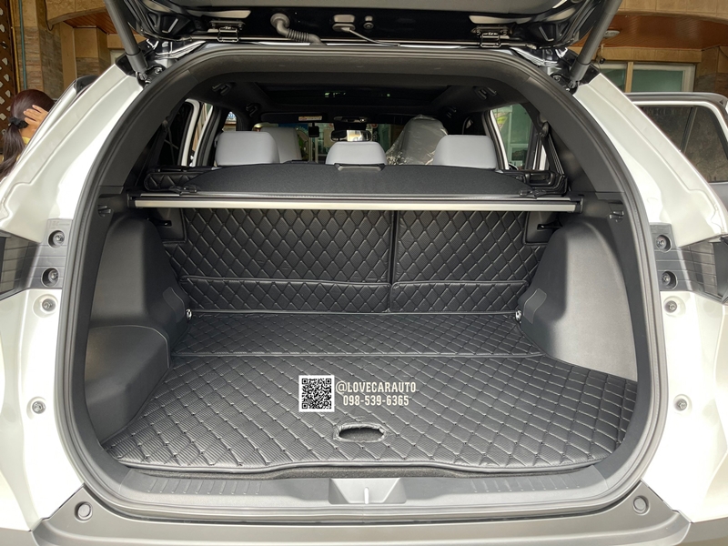 พรมปูพื้นรถยนต์ 7D Toyota Yaris cross 2023 เคฟล่าสีดำด้ายดำ +ไวนิลดำ