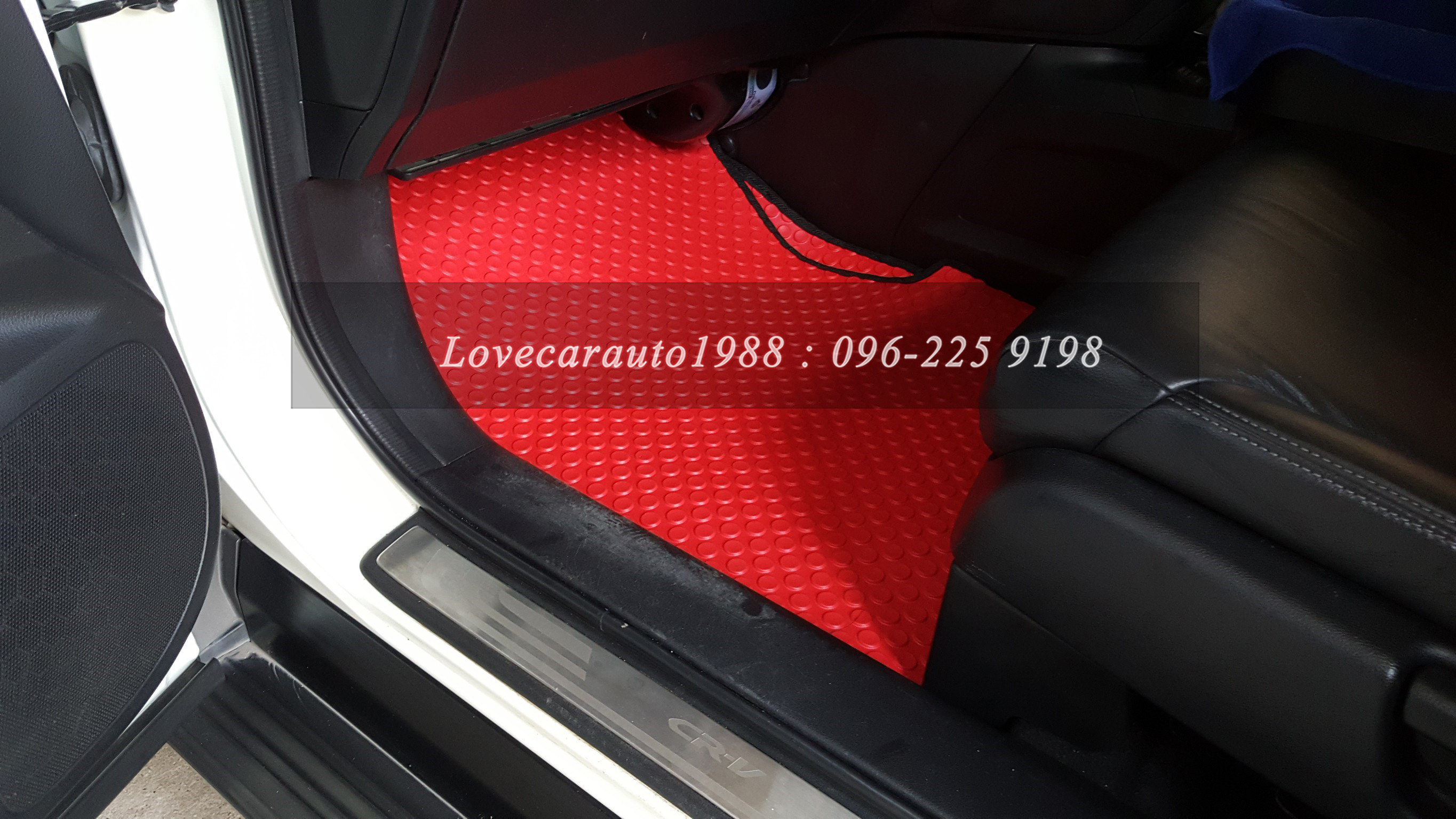 พรมรถยนต์ Honda CRV-G4 แบบพีวีซี กระดุมเล็กสีแดงขอบดำ