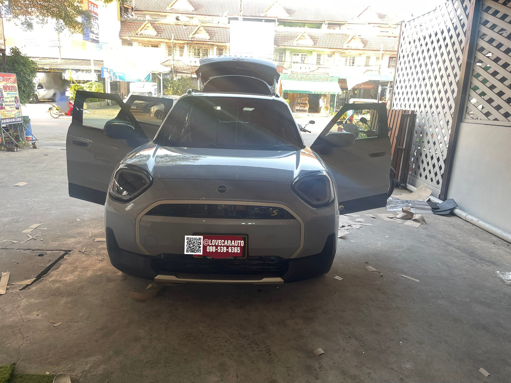 พรมปูพื้นรถยนต์ 6D mini aceman สีดำด้ายดำ