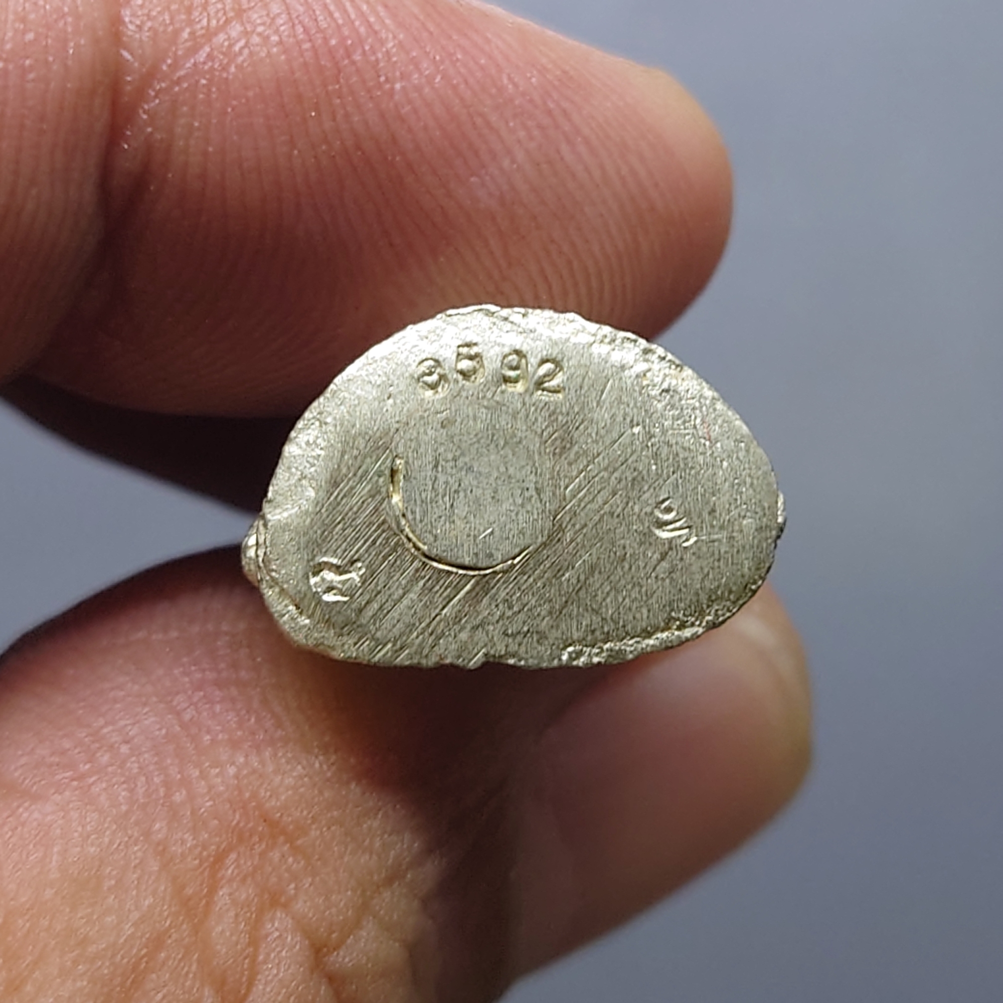 พระกริ่งหลวงพ่อทวด วัดช้างให้ รุ่นสร้างวิหาร อาจารย์นอง วัดทรายขาว ปัตตานี ปี2537 พร้อมกล่องเดิม