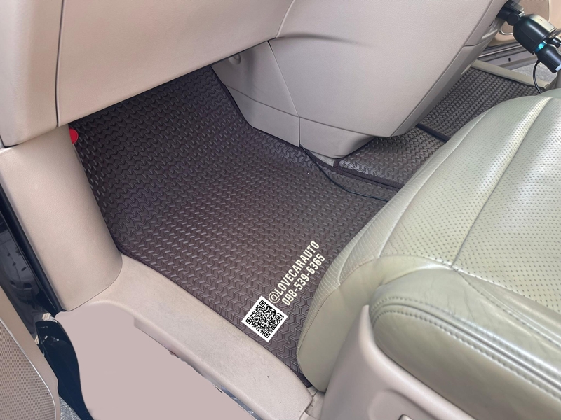 พรมปูพื้นรถยนต์ Toyota Alphard ปี 2008 ธนูสีน้ำตาล