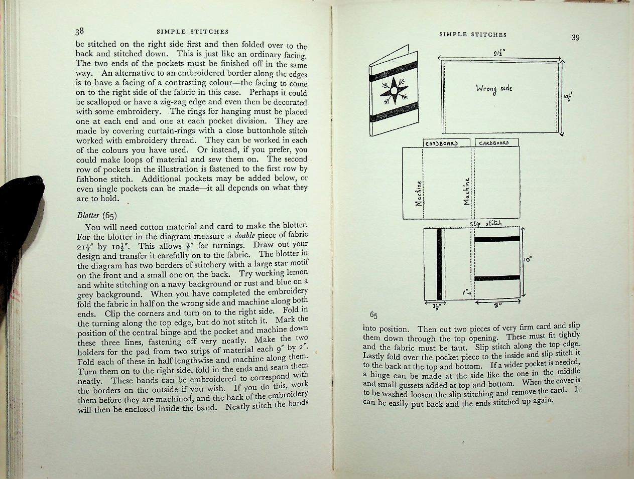 DISCOVERING EMBROIDERY หนังสือเกี่ยวกับงานปัก ฉบับภาษาอังกฤษ