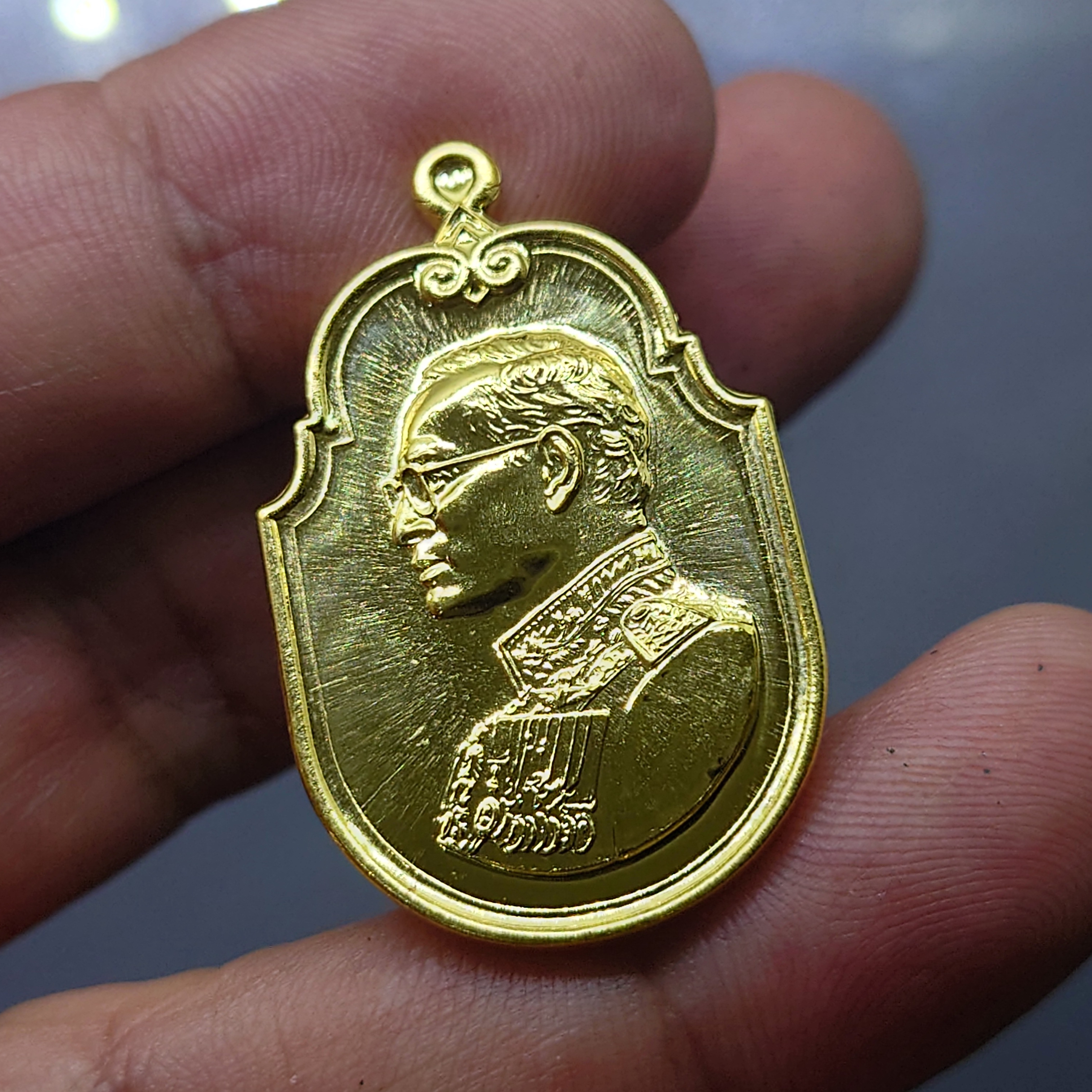 เหรียญทองคำ รัชกาลที่9 ที่ระลึกสร้างอุทยานราชภักดิ์ พร้อมกล่องเดิมๆ โคท 3567 พ.ศ.2558