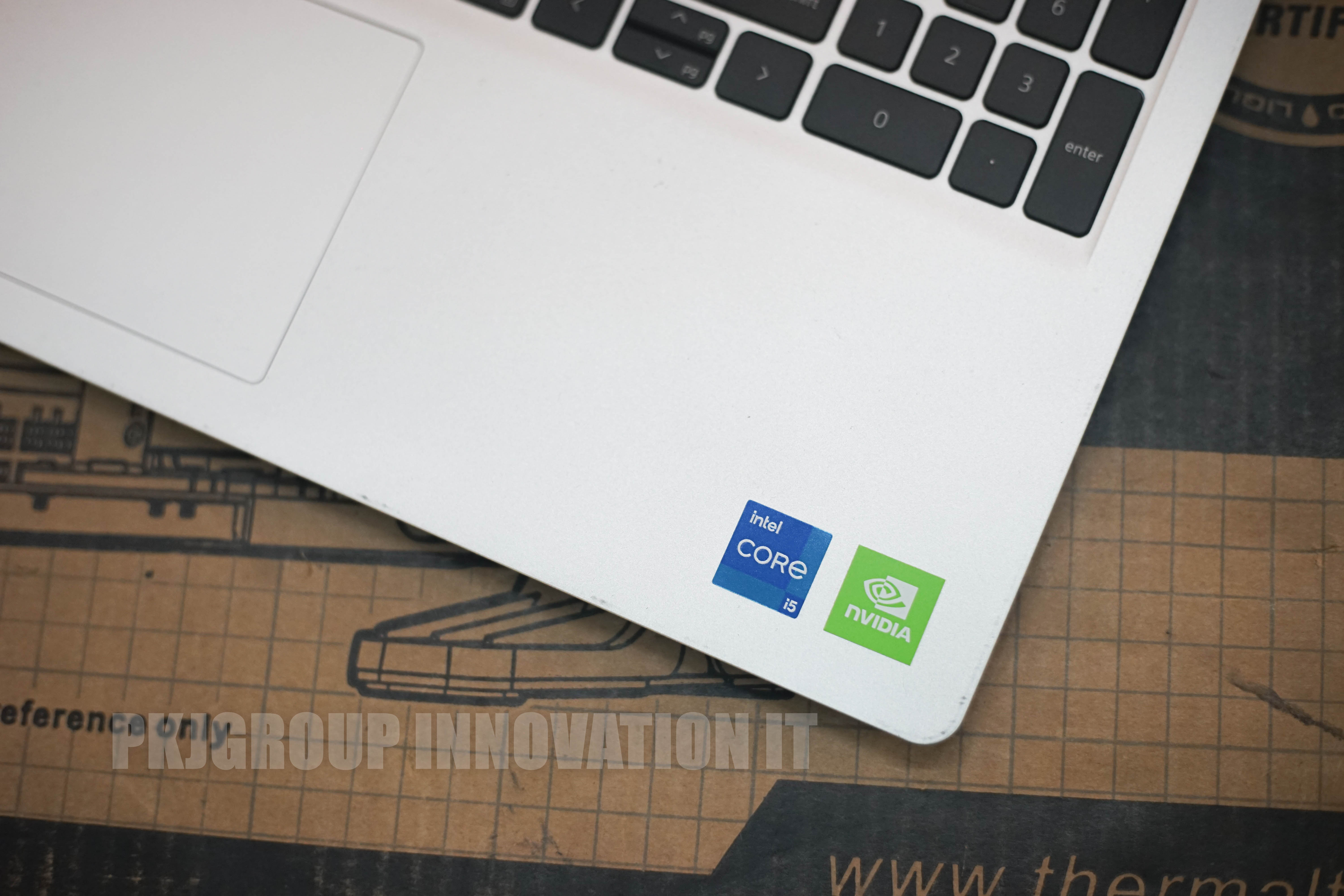 โน๊ตบุ๊คทำงาน Dell Inspiron 15 3511 W566254465BTHW10 i5-1135G7 RAM 8 GB M.2 512 GB MX350