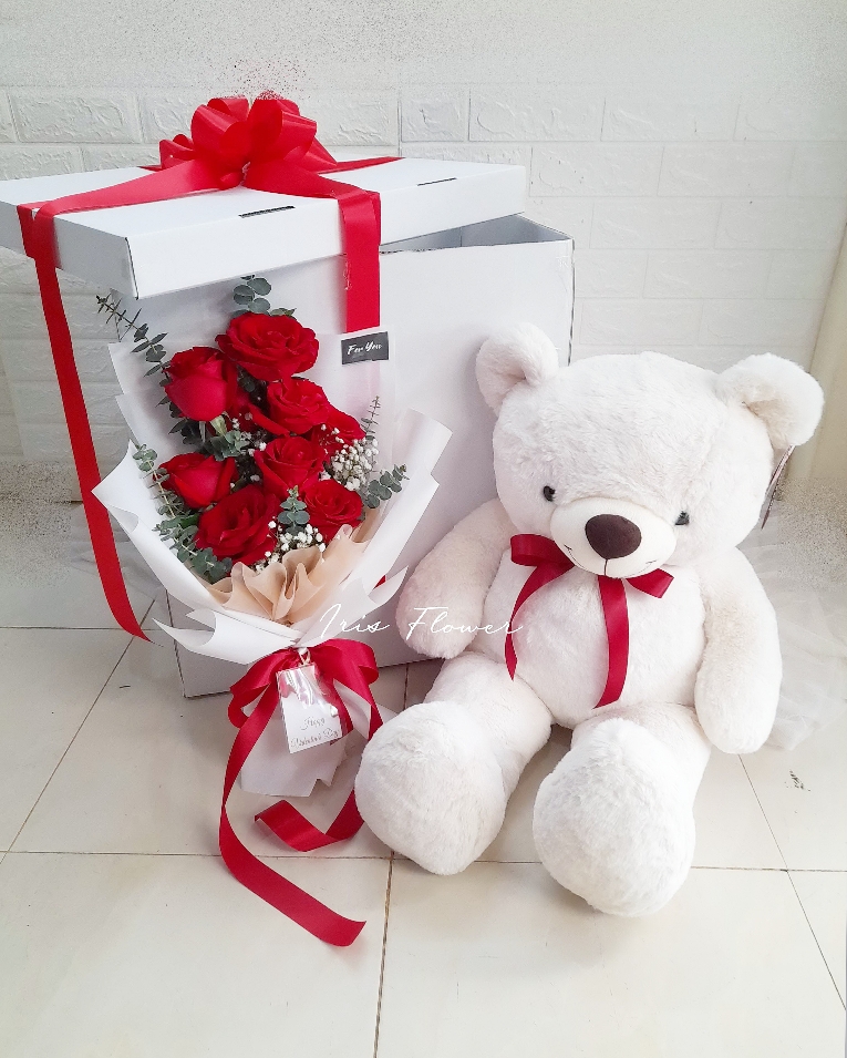 Gift Box Set ตุ๊กหมี 70 cm. และช่อดอกกุหลาบ