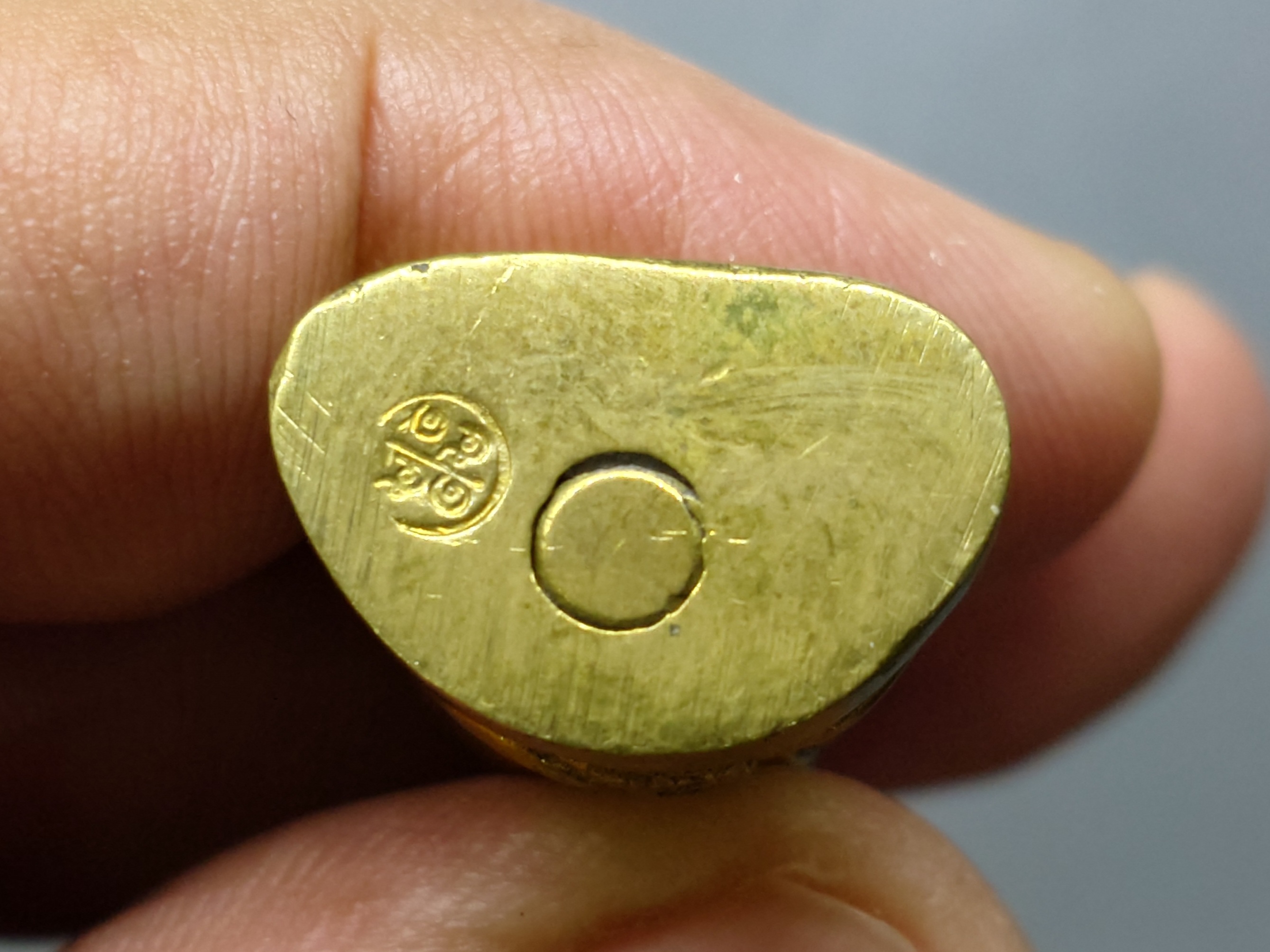 รูปหล่อหลวงพ่อเงิน บางคลาน เนื้อทองเหลือง รุ่น ๘๐ พรรษา มหาลาภ ปี2551