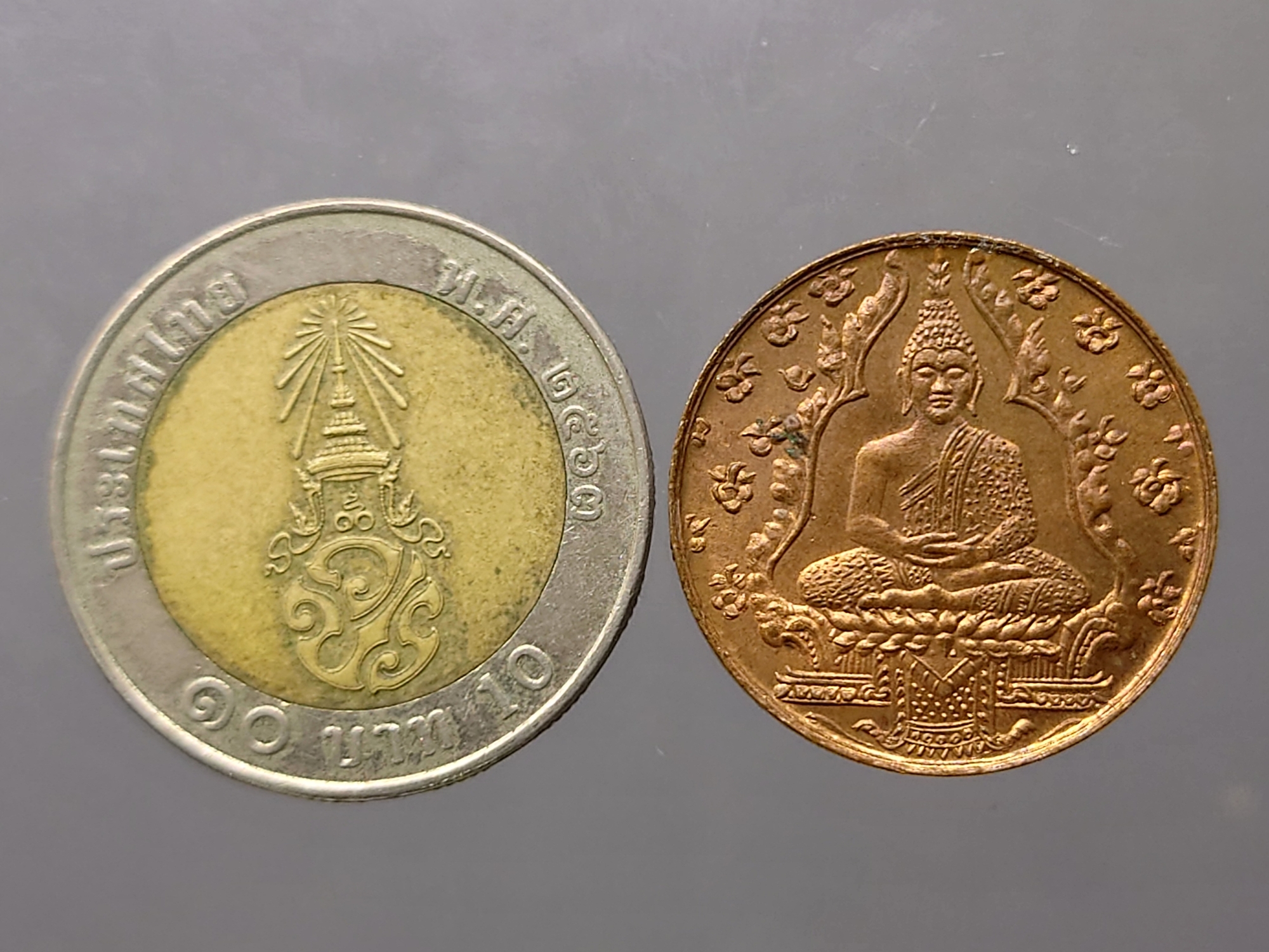 เหรียญพระแก้วมรกต เนื้อทองแดง รุ่นแรก รุ่นฉลองกรุง 150 ปี วัดพระศรีๆ รัชกาลที่7 สร้าง 2475 สภาพสวย