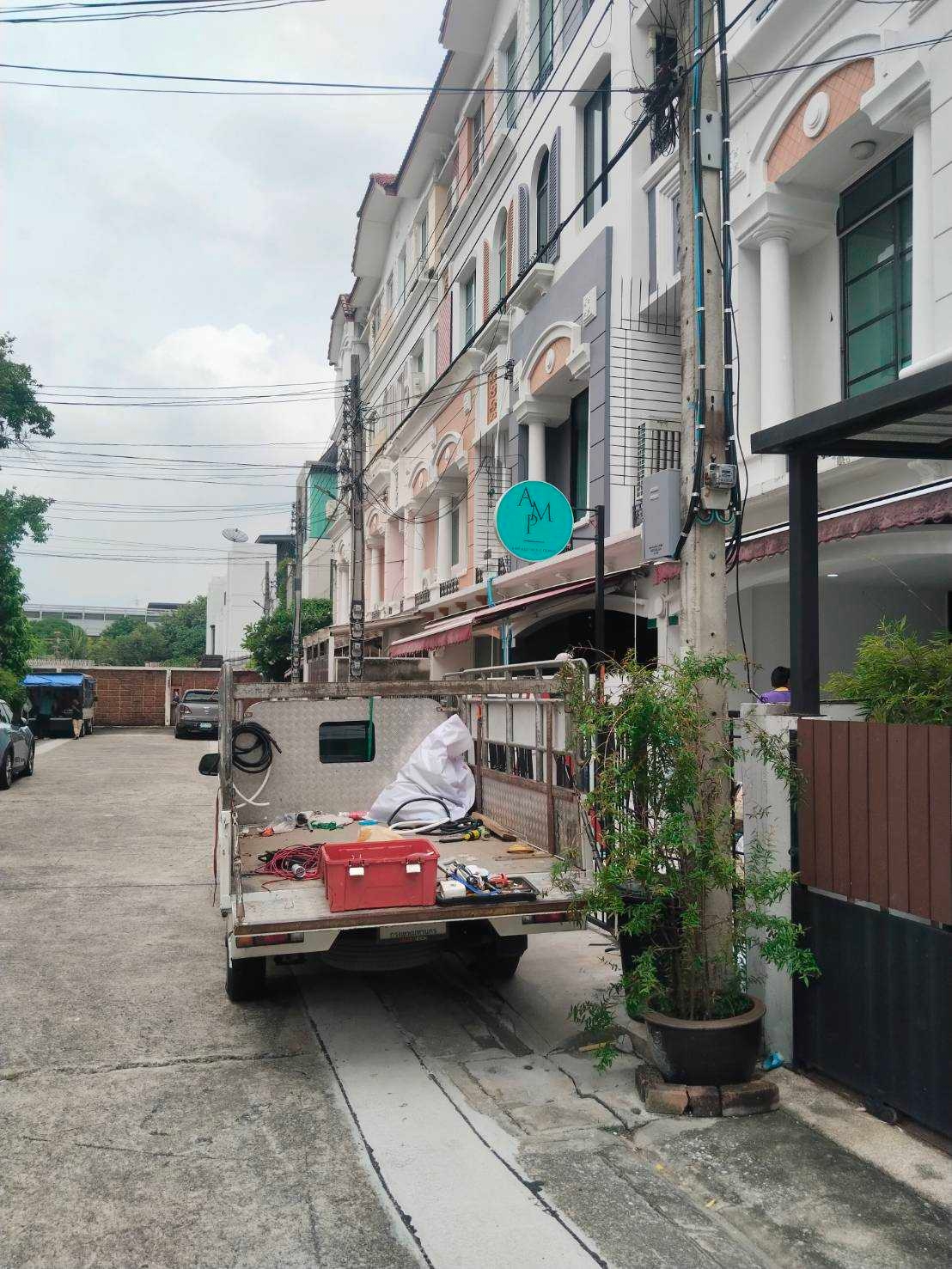 ป้ายตู้ไฟวงกลม ป้ายกล่องไฟวงกลม ป้ายหน้าร้าน AMP AESYHETIC CLINIC