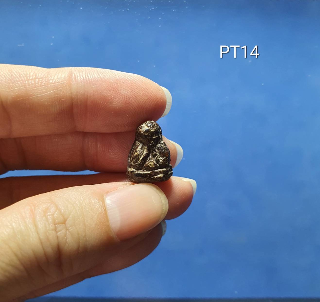 พระปิดตา หลวงปู่แก้ว วัดเครือวัลย์ 必打佛 龙婆乔大师 LP.Kaew Wat Kae-Wan 1.1x1.5 cm.