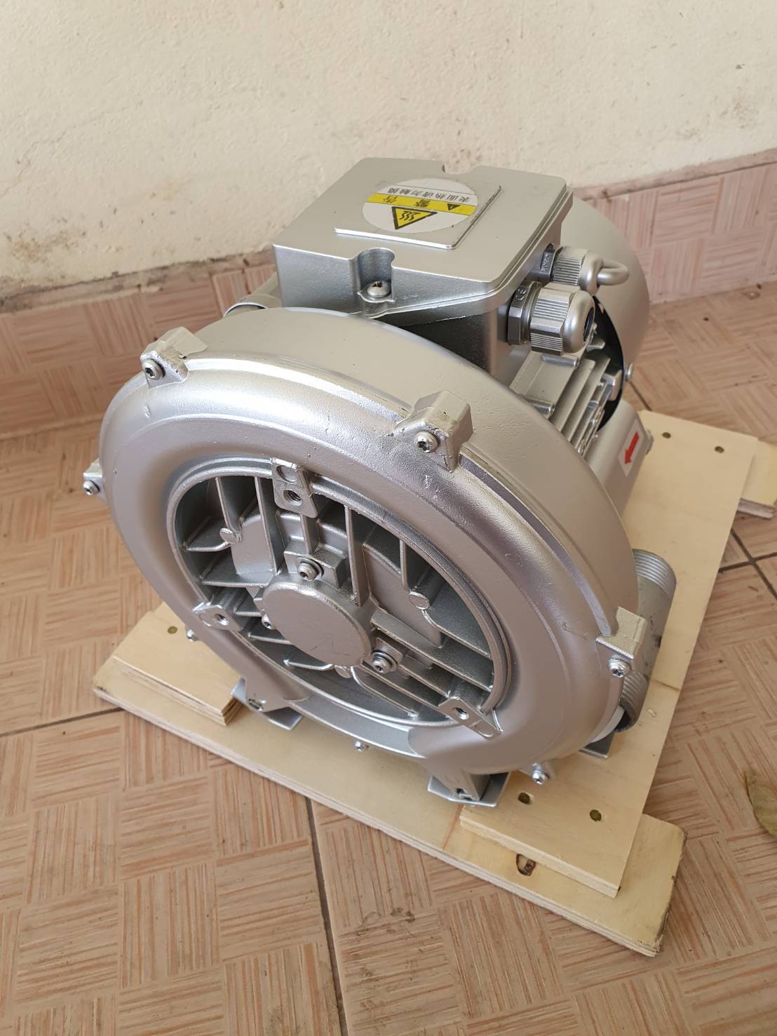 พัดลมโบรเวอร์เป่าอากาศ และ ดูดอากาศ Ring Blower JQT 340 220 V ขนาด 0.5แรงม้าใช้เติมอากาศในบ่อ เพาะเลี้ยงสัตว์น้ำ