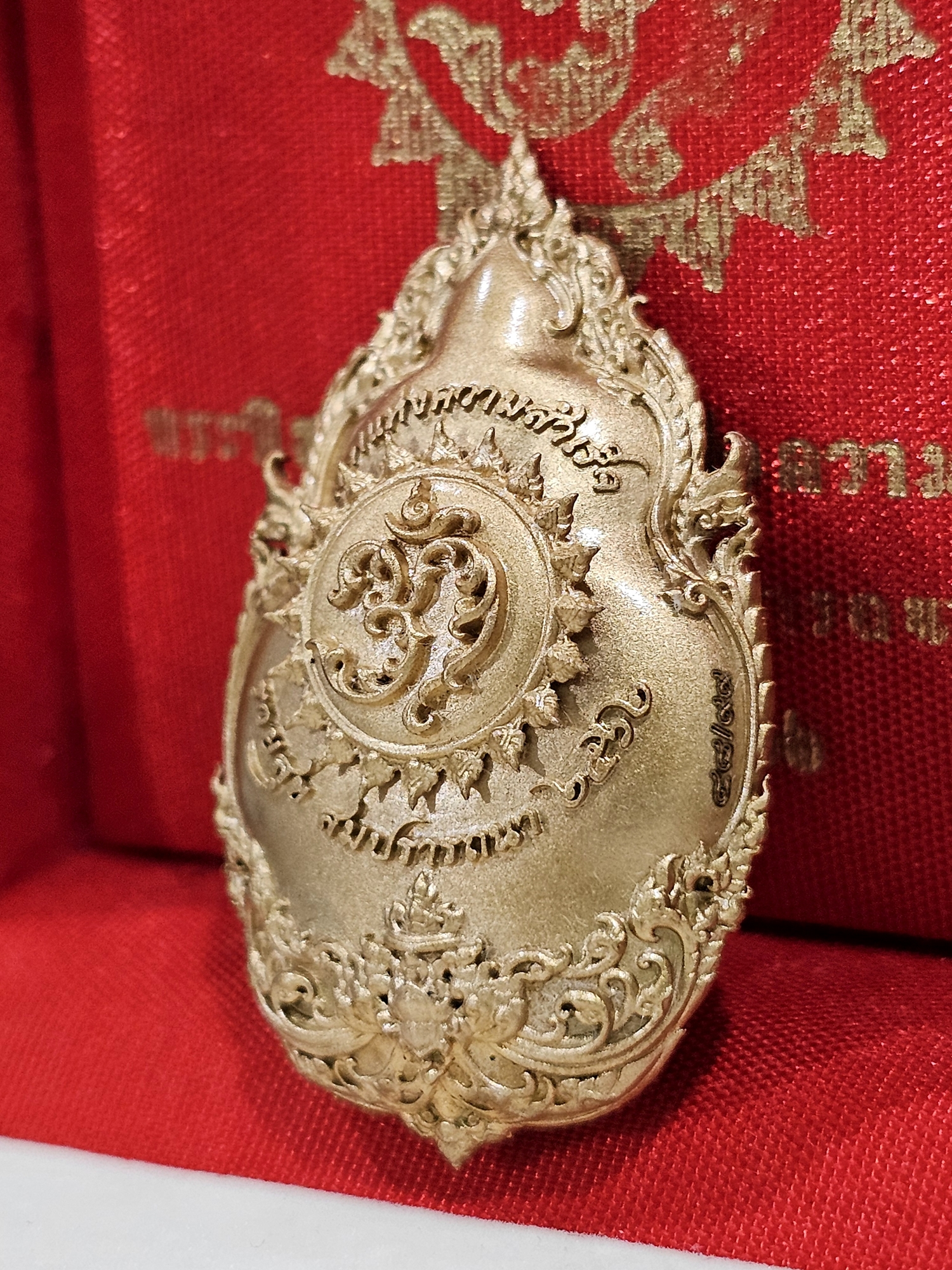 พระพิฆเนศ เทพแห่งความสำเร็จ รุ่น รวยสุข สมปรารถนา (ชุดของขวัญ 3 องค์ พิมพ์เล็ก ขนาด 3.9 เซน) พ.ศ.2562 มาพร้อมใบรับรอง กล่องนอก กล่องใน อุปกรณ์ครบ